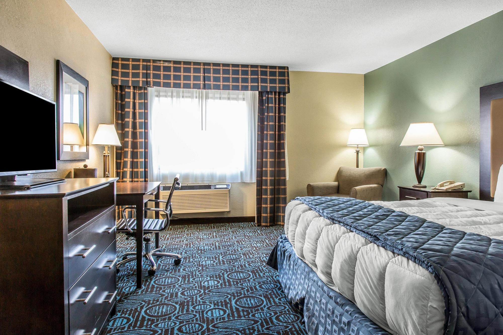 Regency Inn & Suites