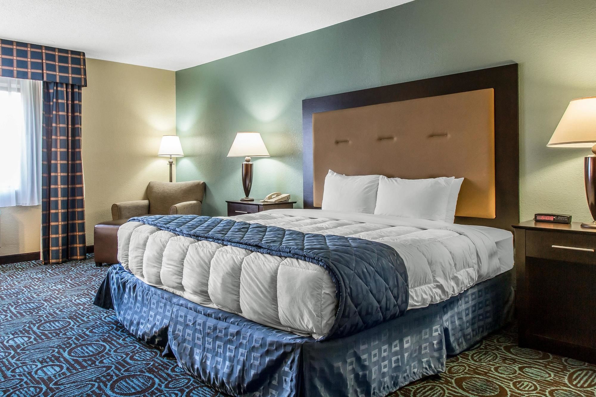 Regency Inn & Suites