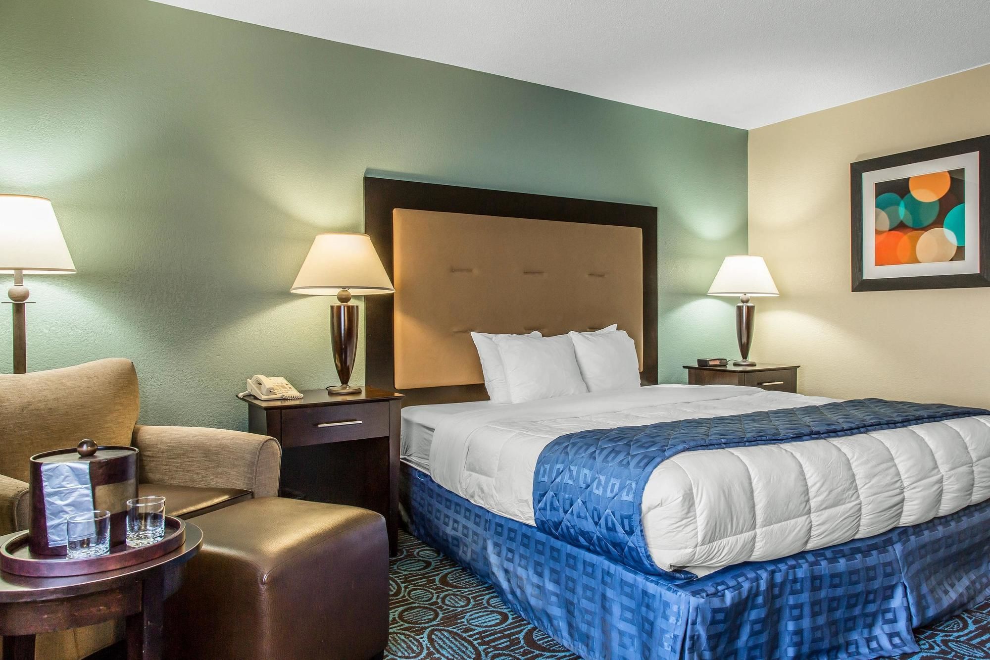 Regency Inn & Suites