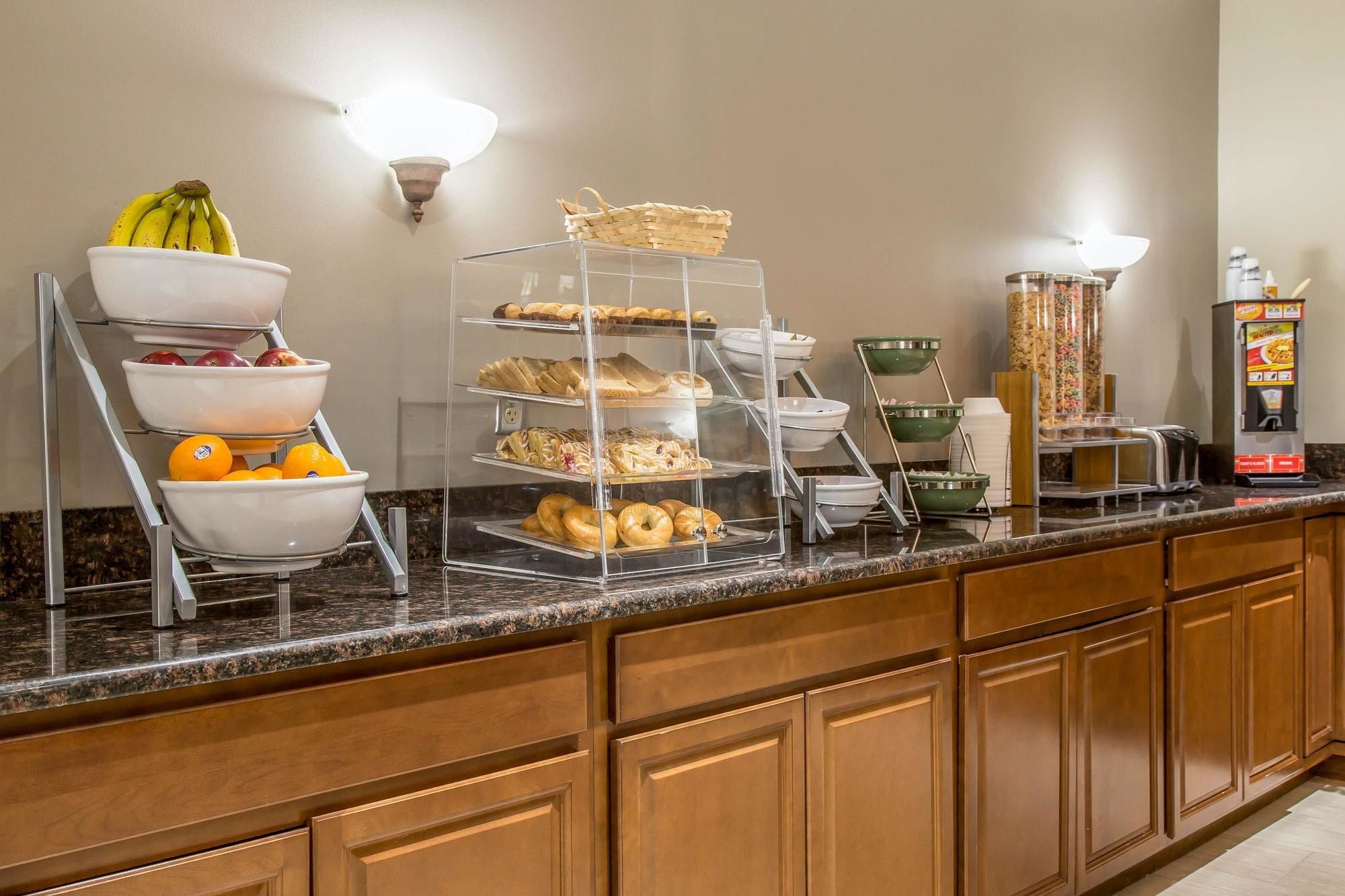 Regency Inn & Suites