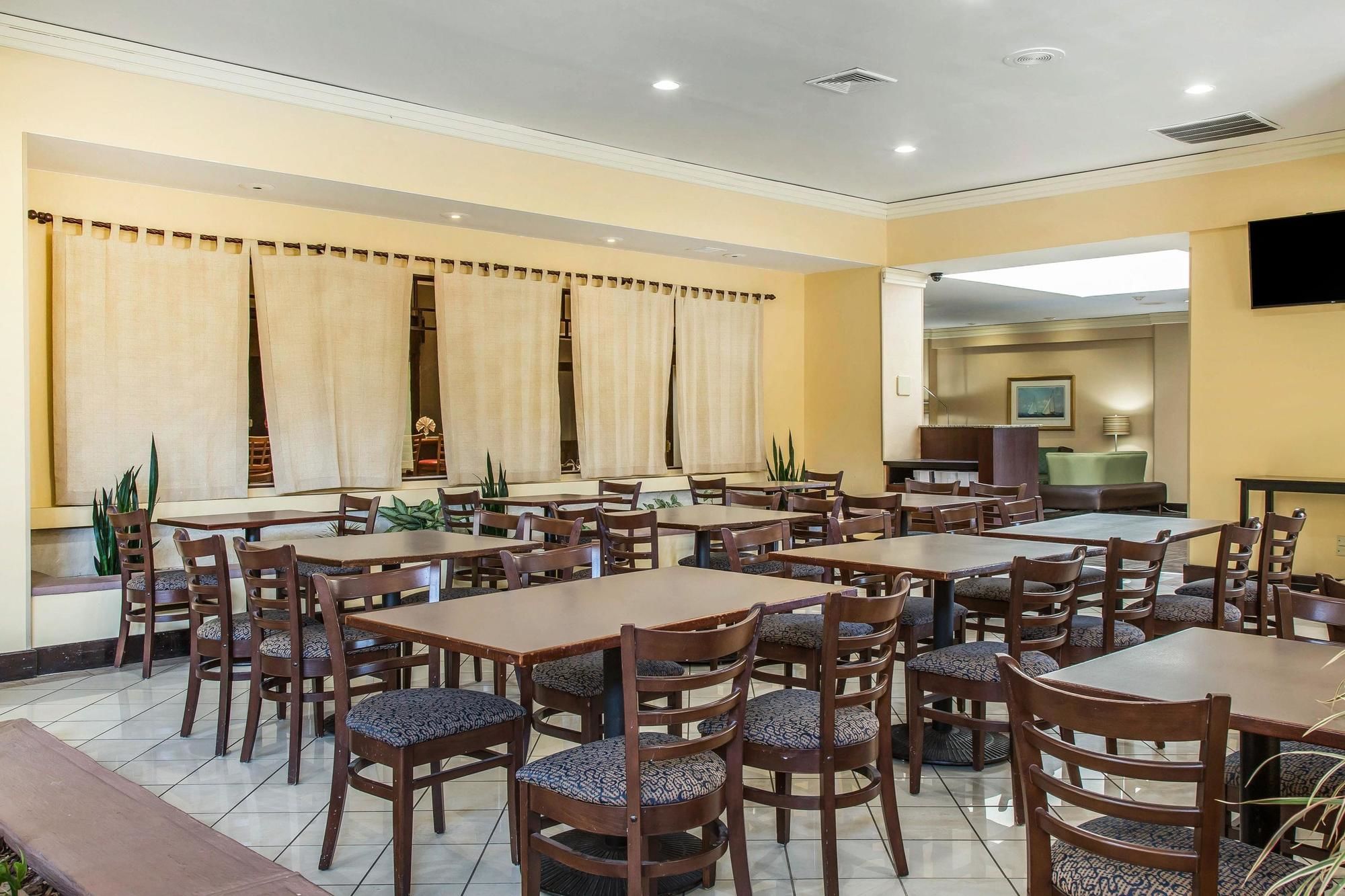 Regency Inn & Suites
