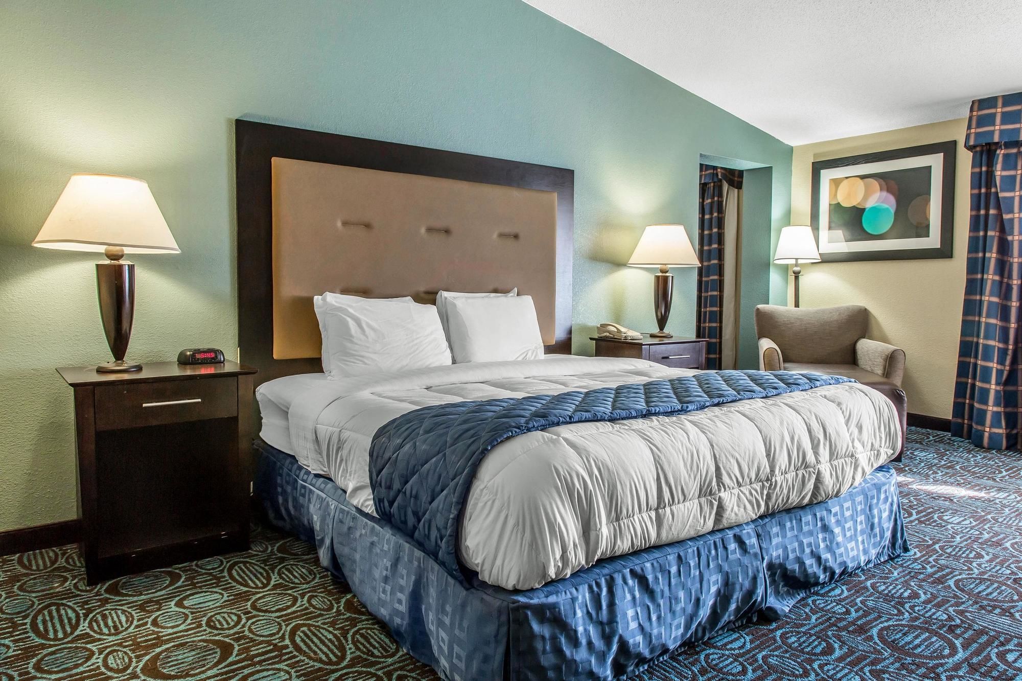 Regency Inn & Suites