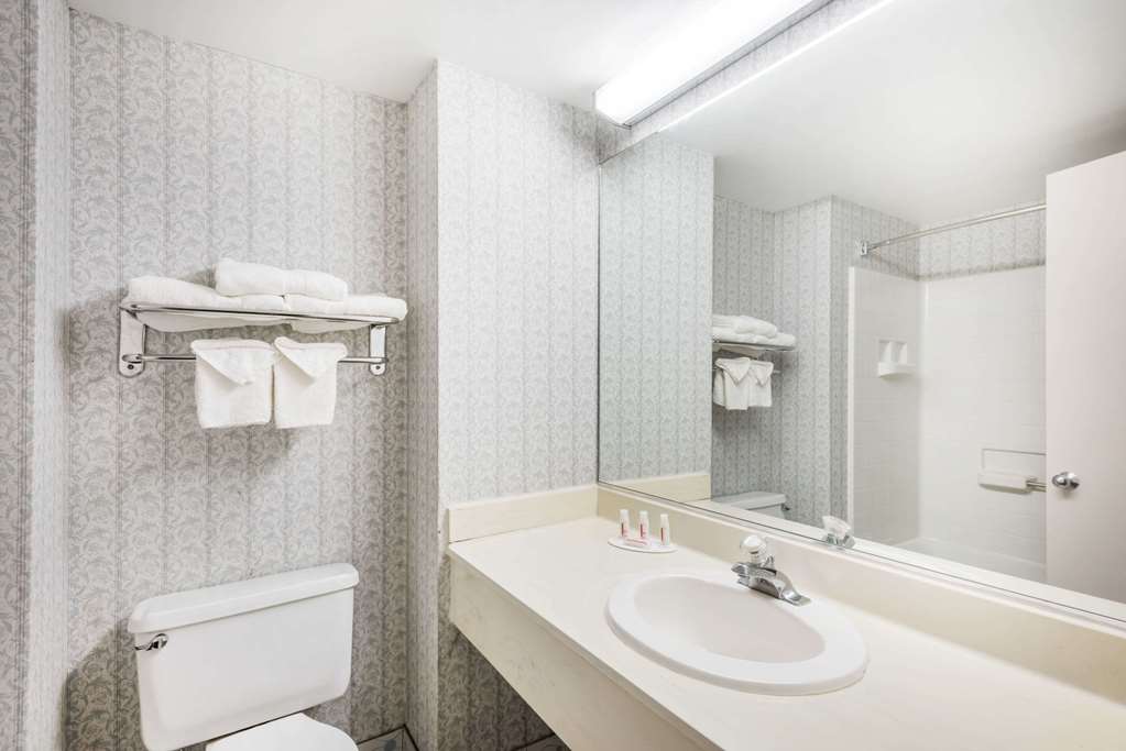 Aderi Hotel