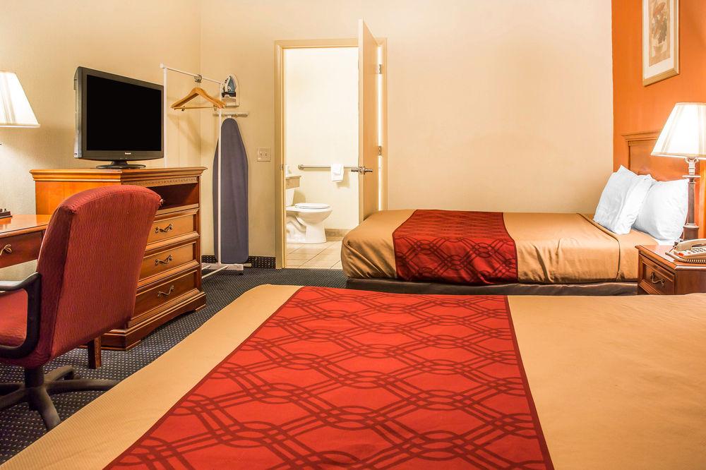 Red Carpet Inn Norwalk
