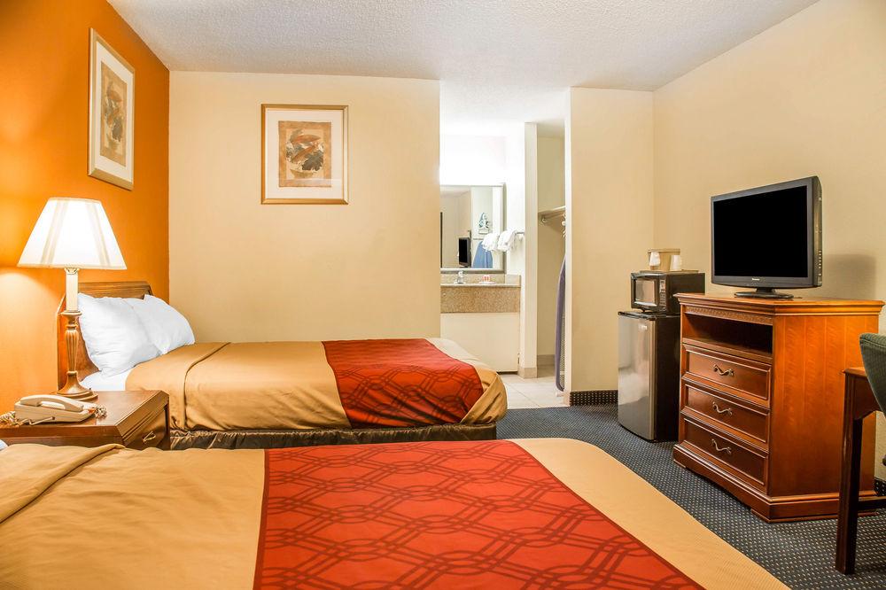 Red Carpet Inn Norwalk
