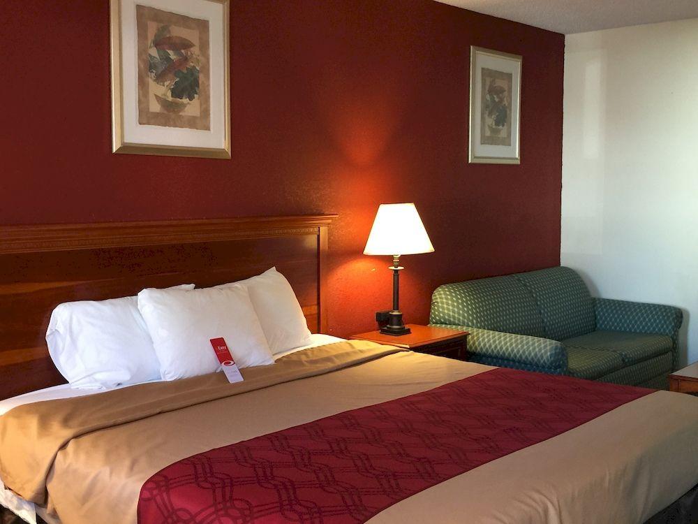 Red Carpet Inn Norwalk