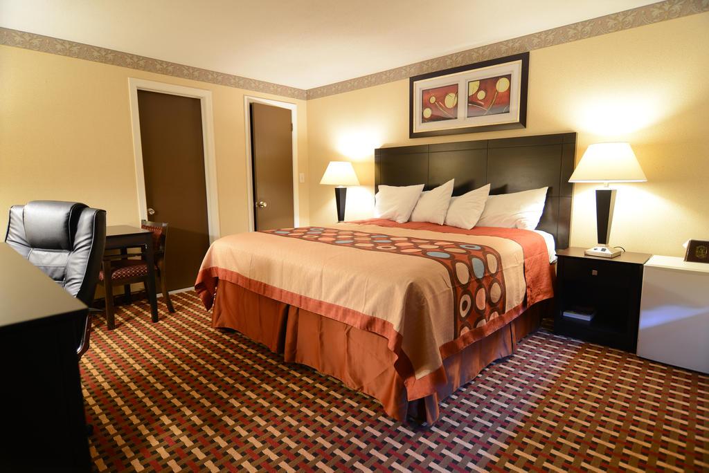Super 8 by Wyndham Old Saybrook