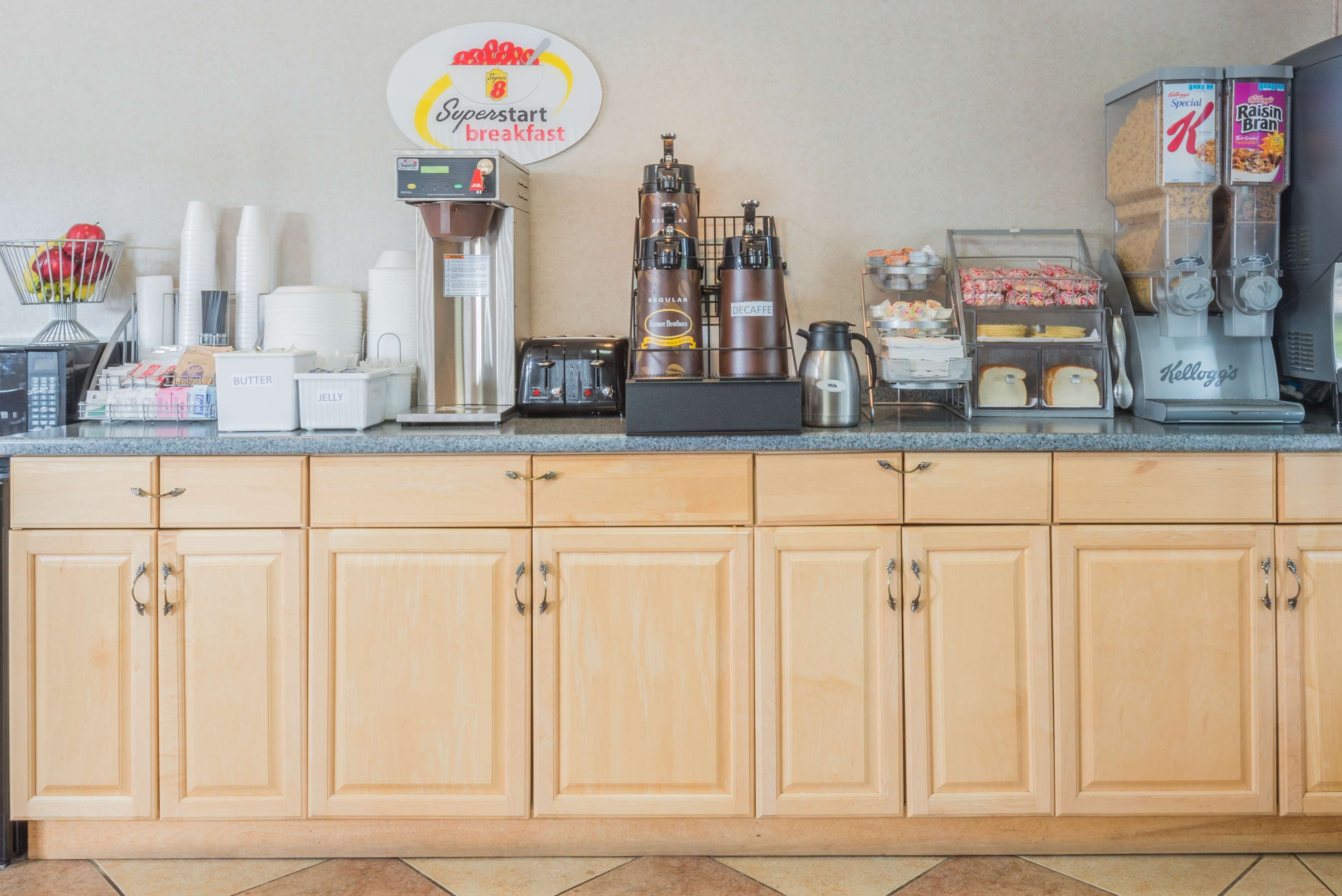 Super 8 by Wyndham Old Saybrook