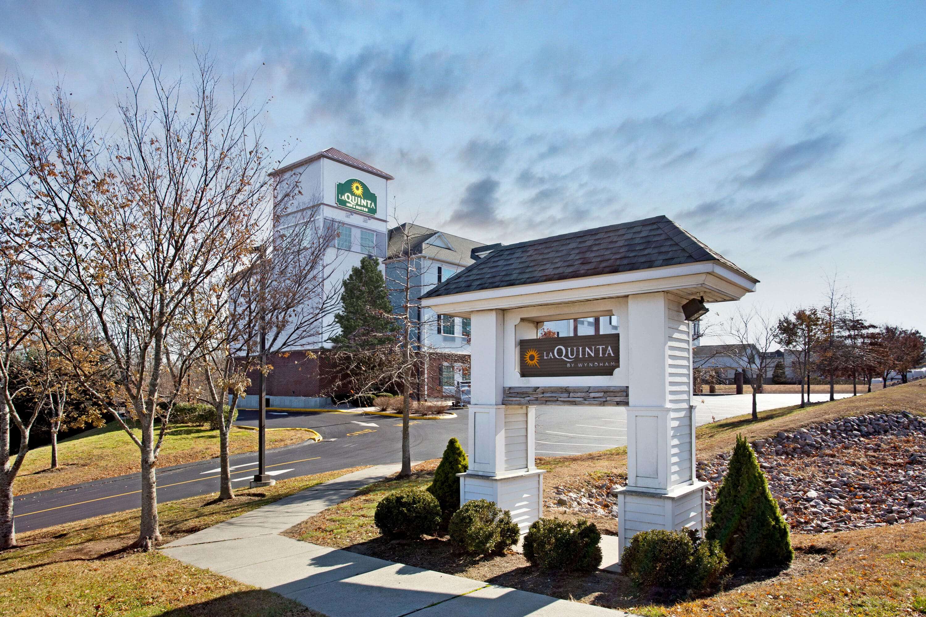 La Quinta Inn & Suites by Wyndham Stonington-Mystic Area