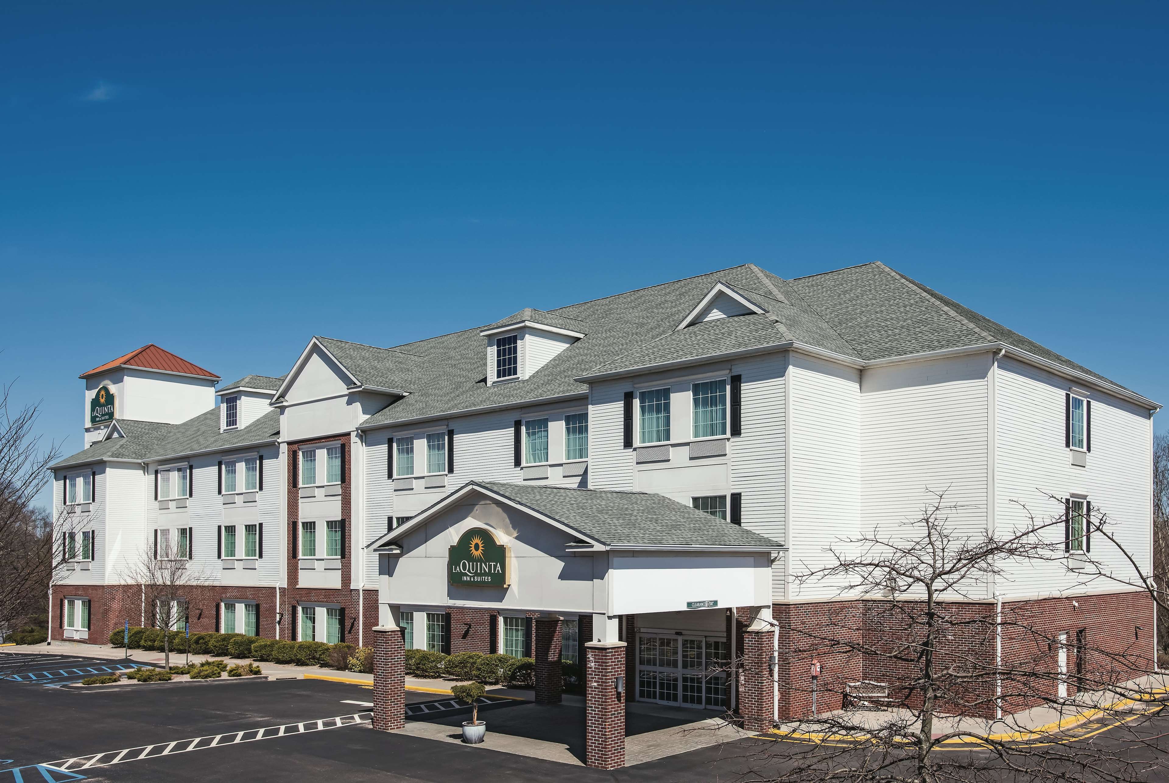 La Quinta Inn & Suites by Wyndham Stonington-Mystic Area