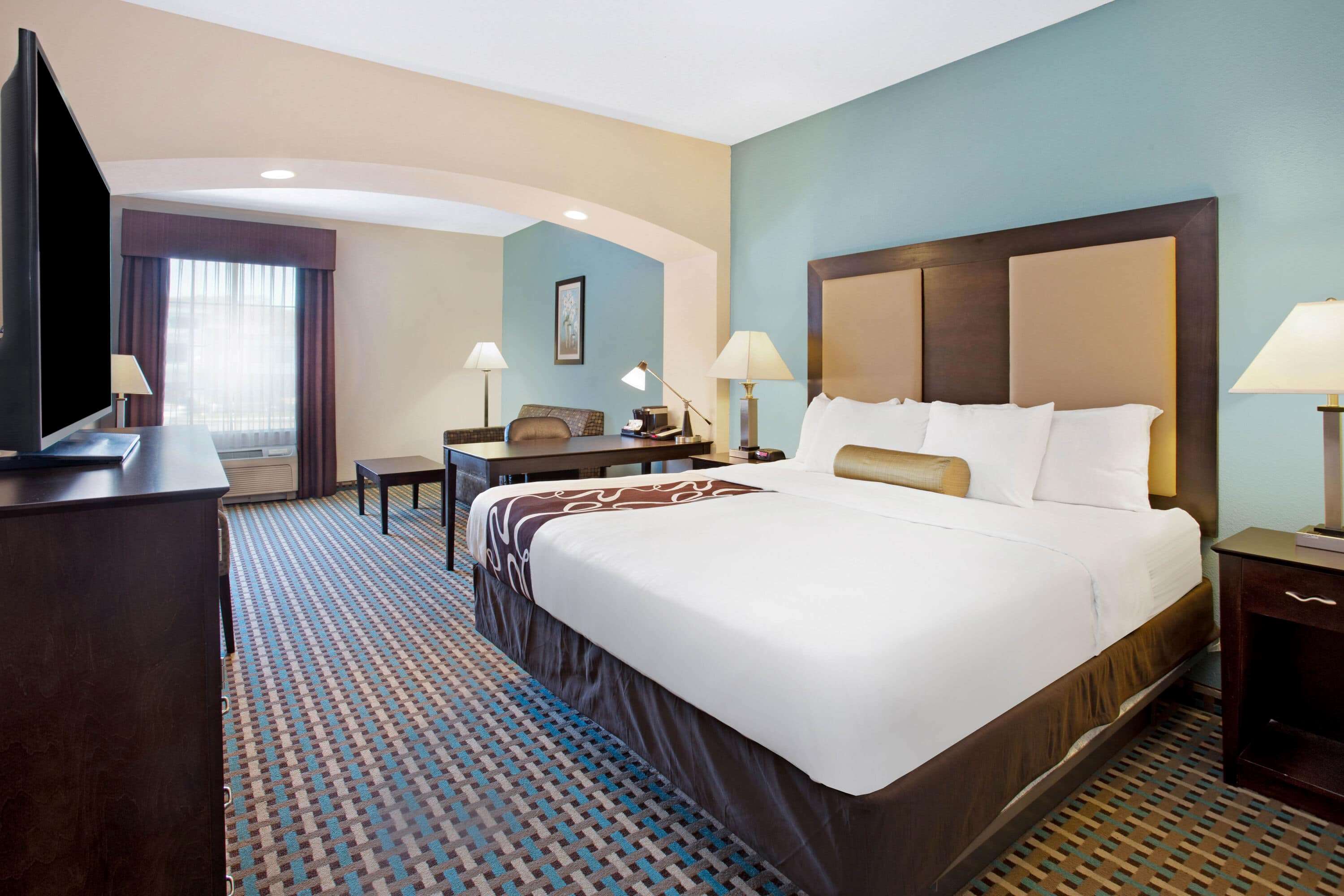 La Quinta Inn & Suites by Wyndham Stonington-Mystic Area