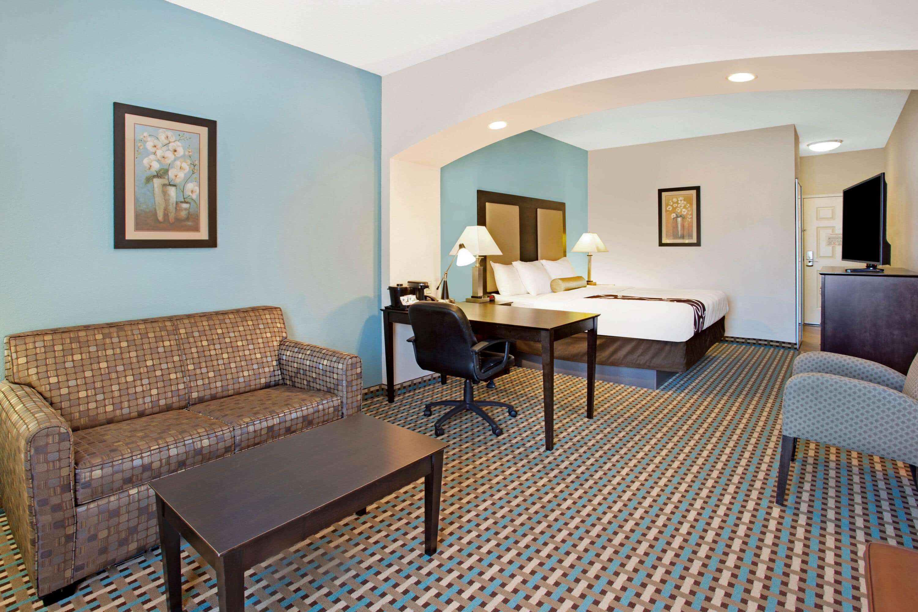 La Quinta Inn & Suites by Wyndham Stonington-Mystic Area