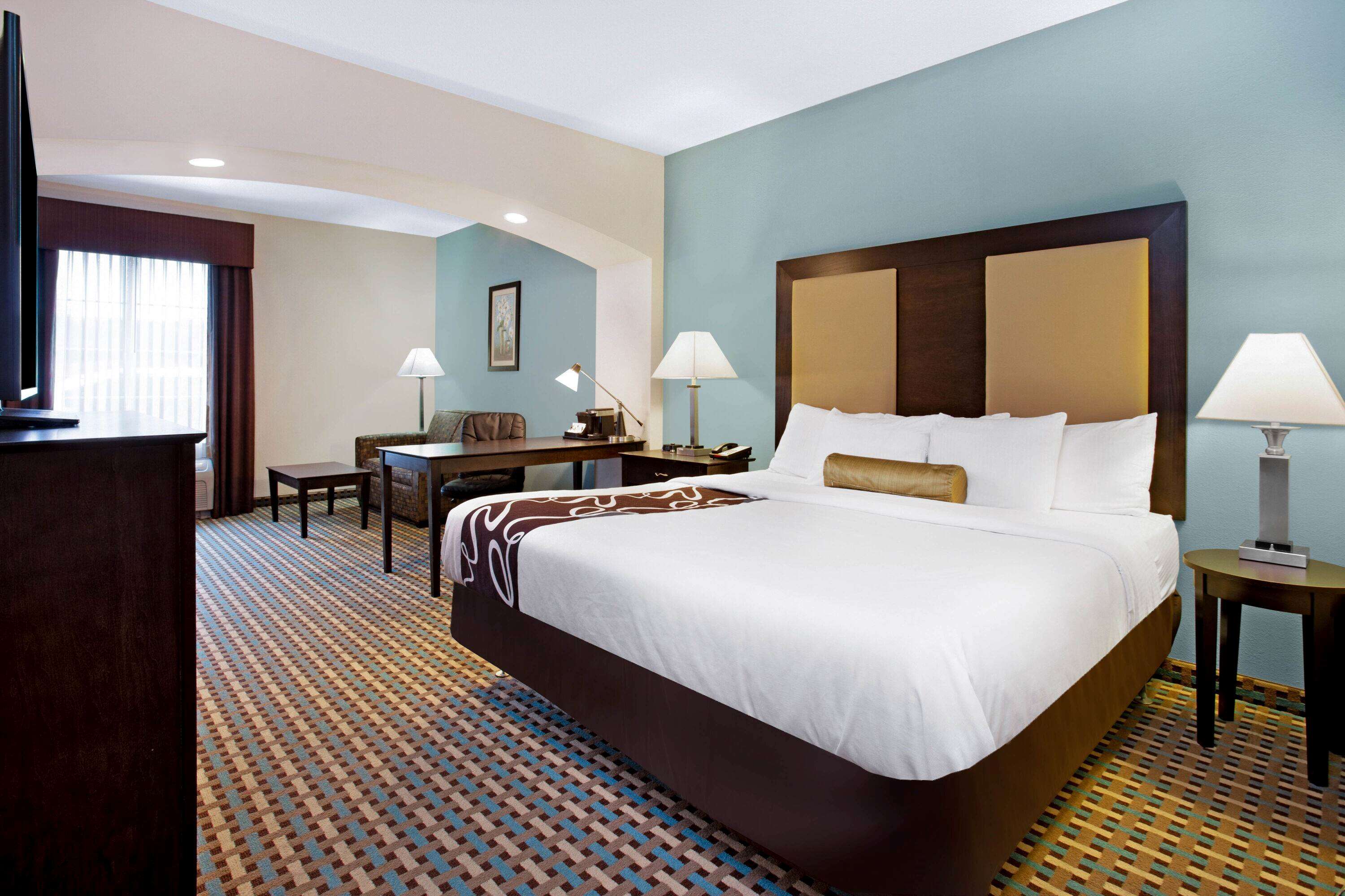 La Quinta Inn & Suites by Wyndham Stonington-Mystic Area