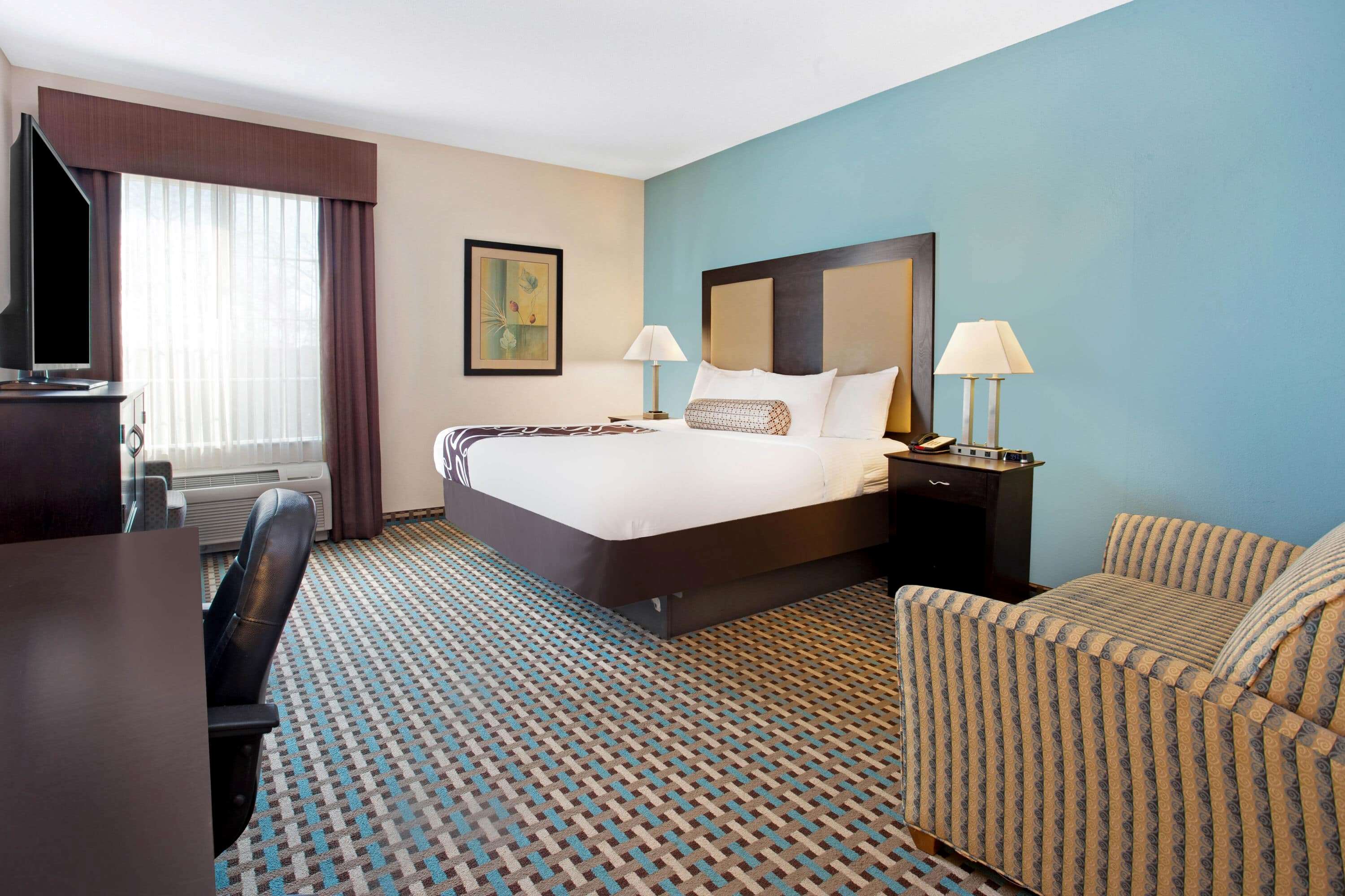 La Quinta Inn & Suites by Wyndham Stonington-Mystic Area