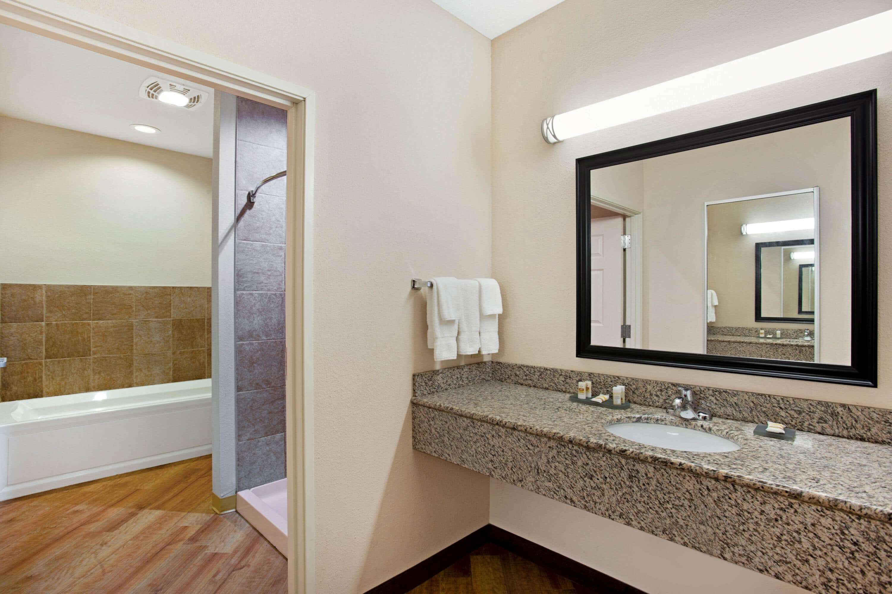 La Quinta Inn & Suites by Wyndham Stonington-Mystic Area