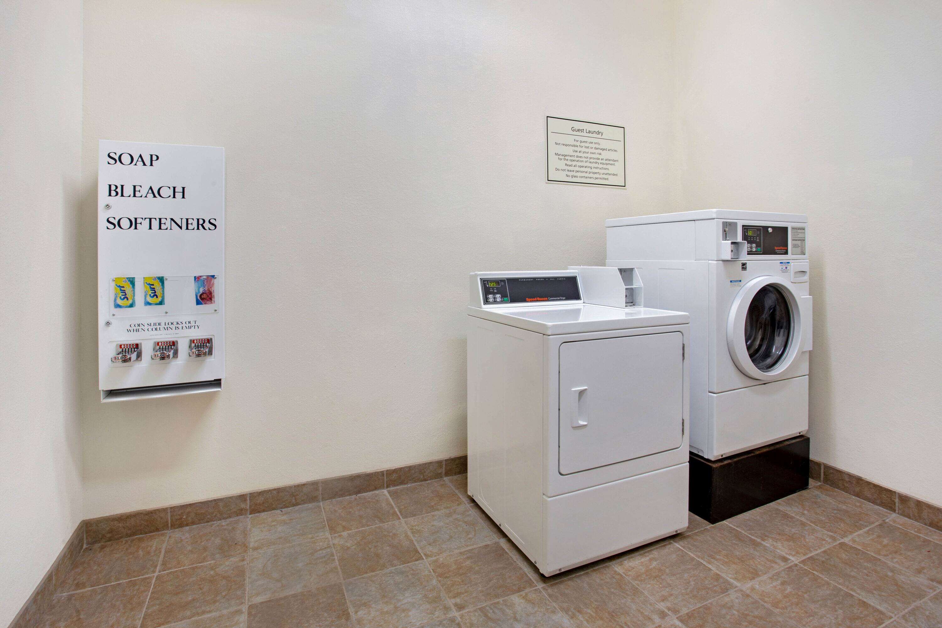 La Quinta Inn & Suites by Wyndham Stonington-Mystic Area