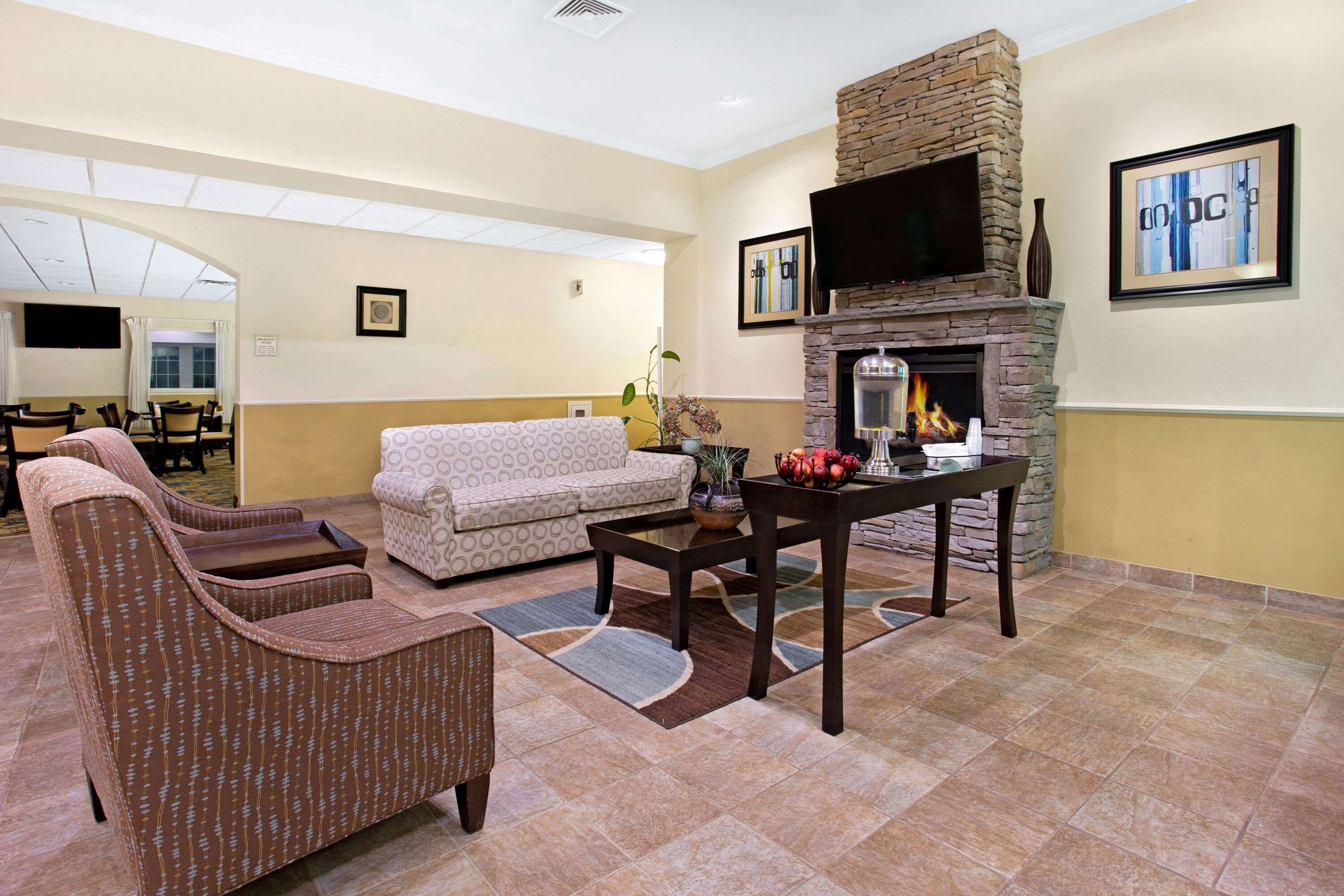 La Quinta Inn & Suites by Wyndham Stonington-Mystic Area