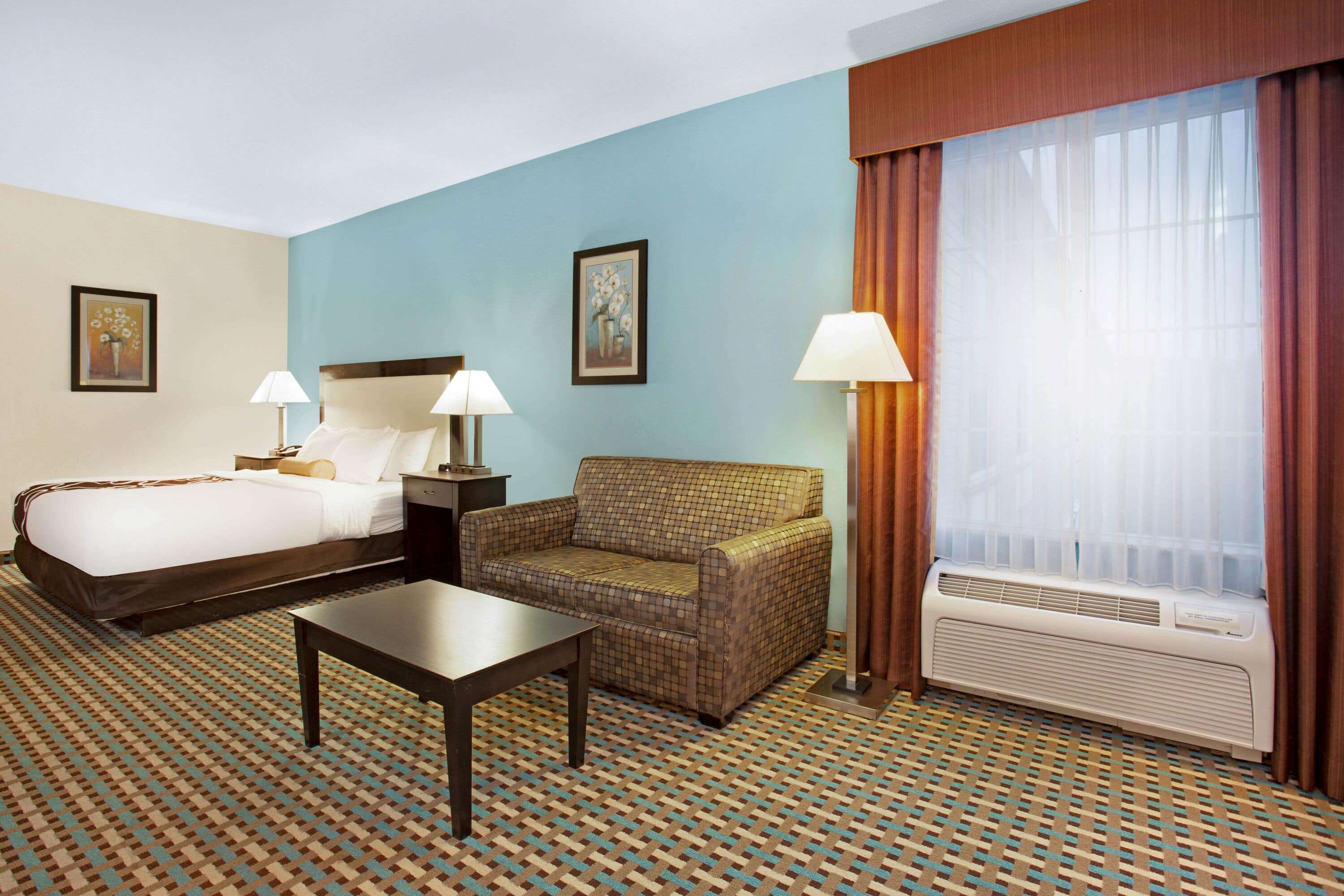 La Quinta Inn & Suites by Wyndham Stonington-Mystic Area
