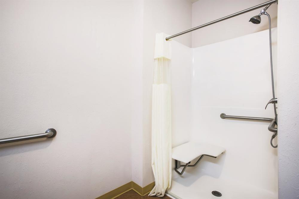 La Quinta Inn & Suites by Wyndham Stonington-Mystic Area