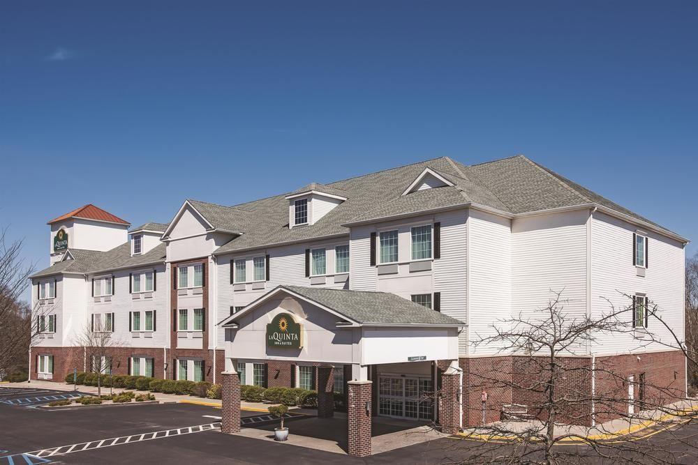 La Quinta Inn & Suites by Wyndham Stonington-Mystic Area