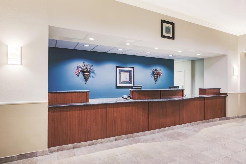 La Quinta Inn & Suites by Wyndham Stonington-Mystic Area