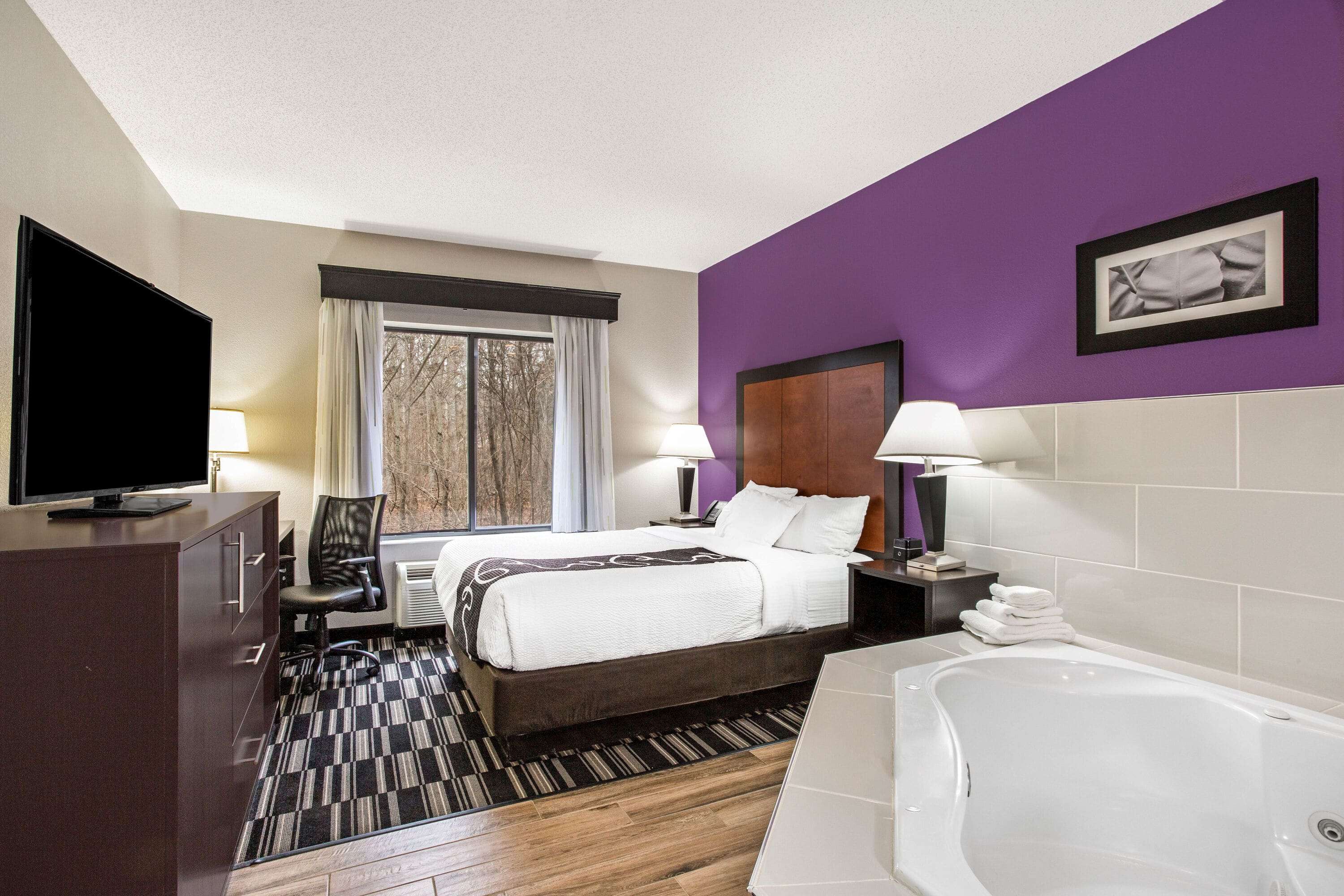 La Quinta Inn & Suites by Wyndham Norwich-Plainfield-Casino