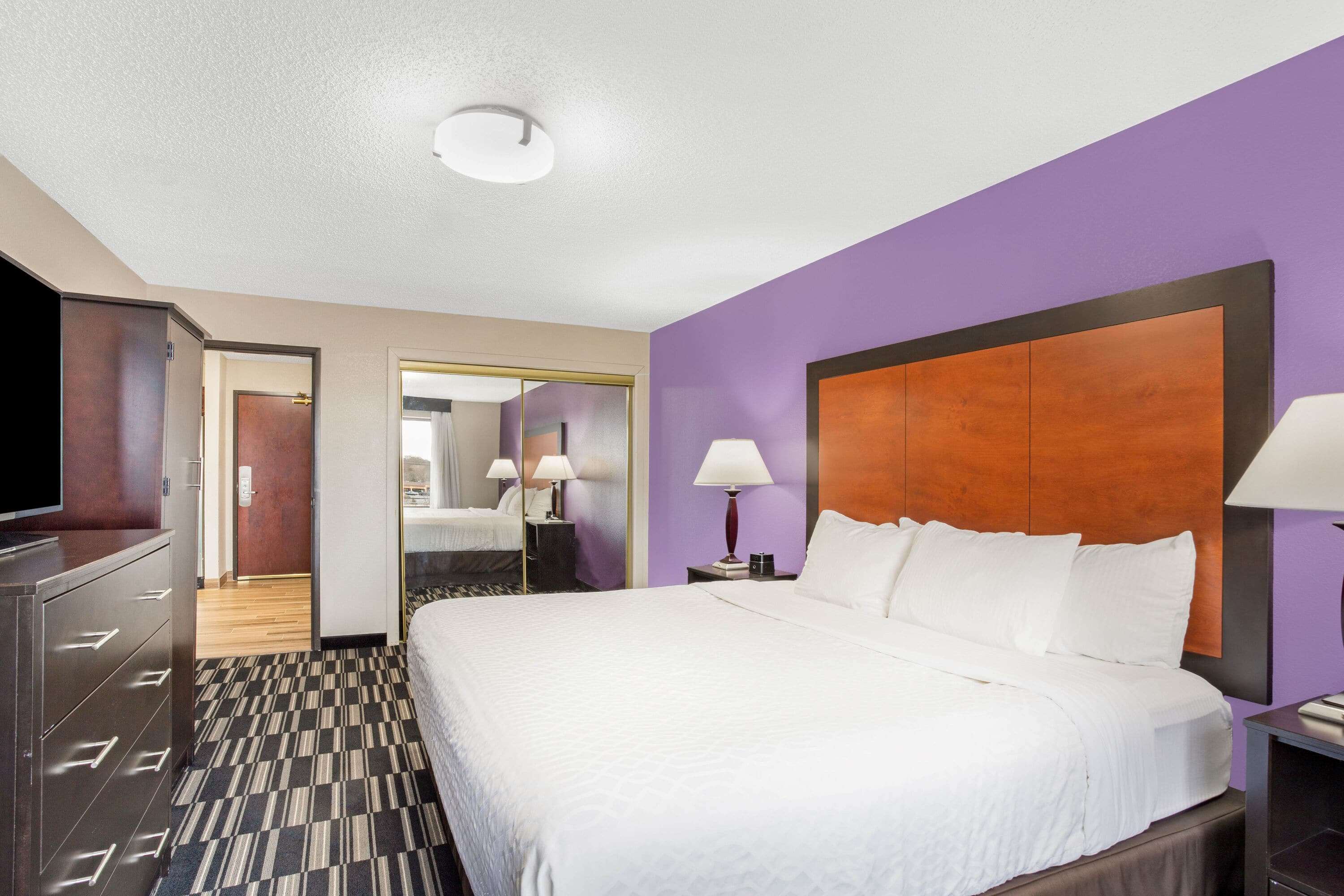 La Quinta Inn & Suites by Wyndham Norwich-Plainfield-Casino