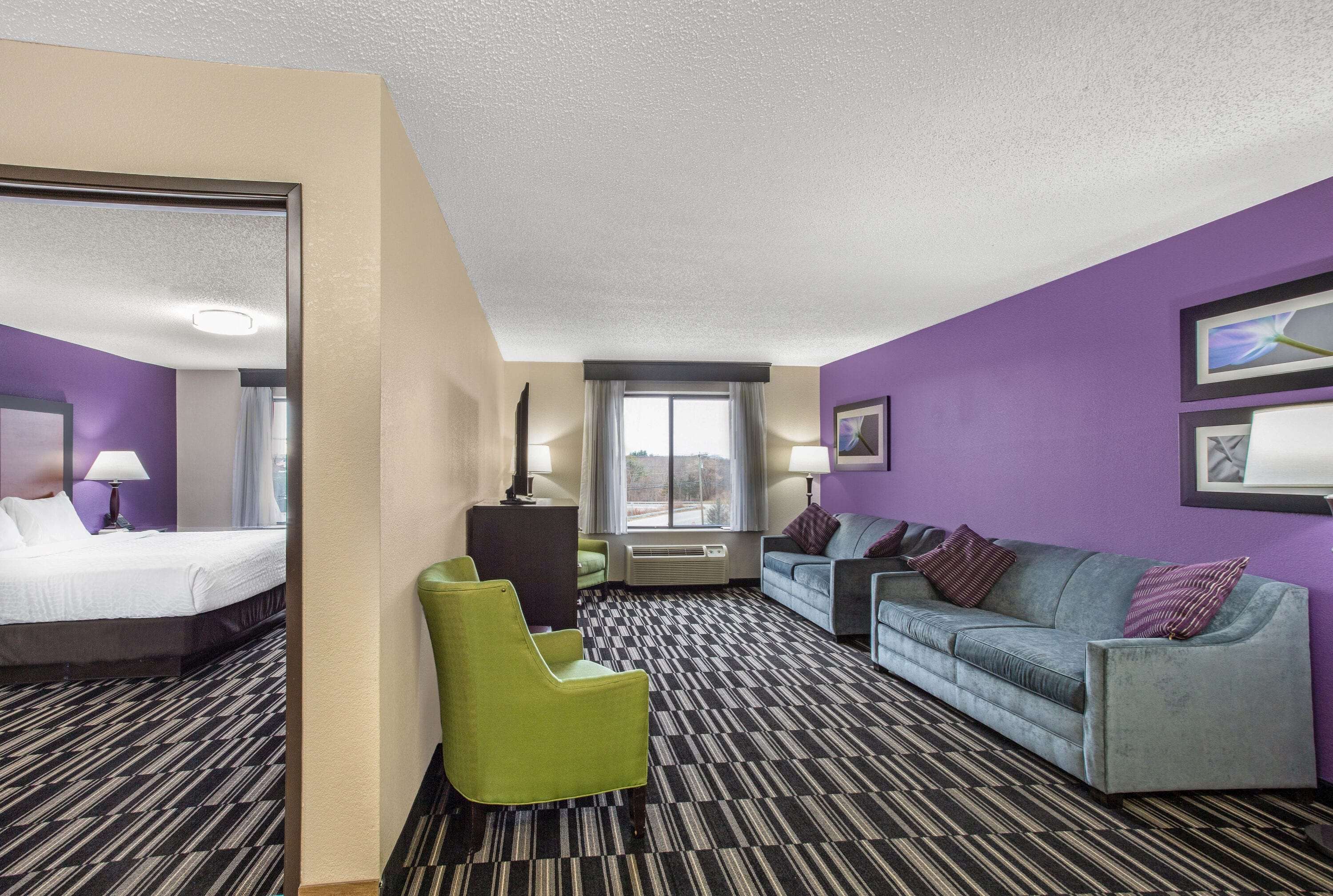 La Quinta Inn & Suites by Wyndham Norwich-Plainfield-Casino