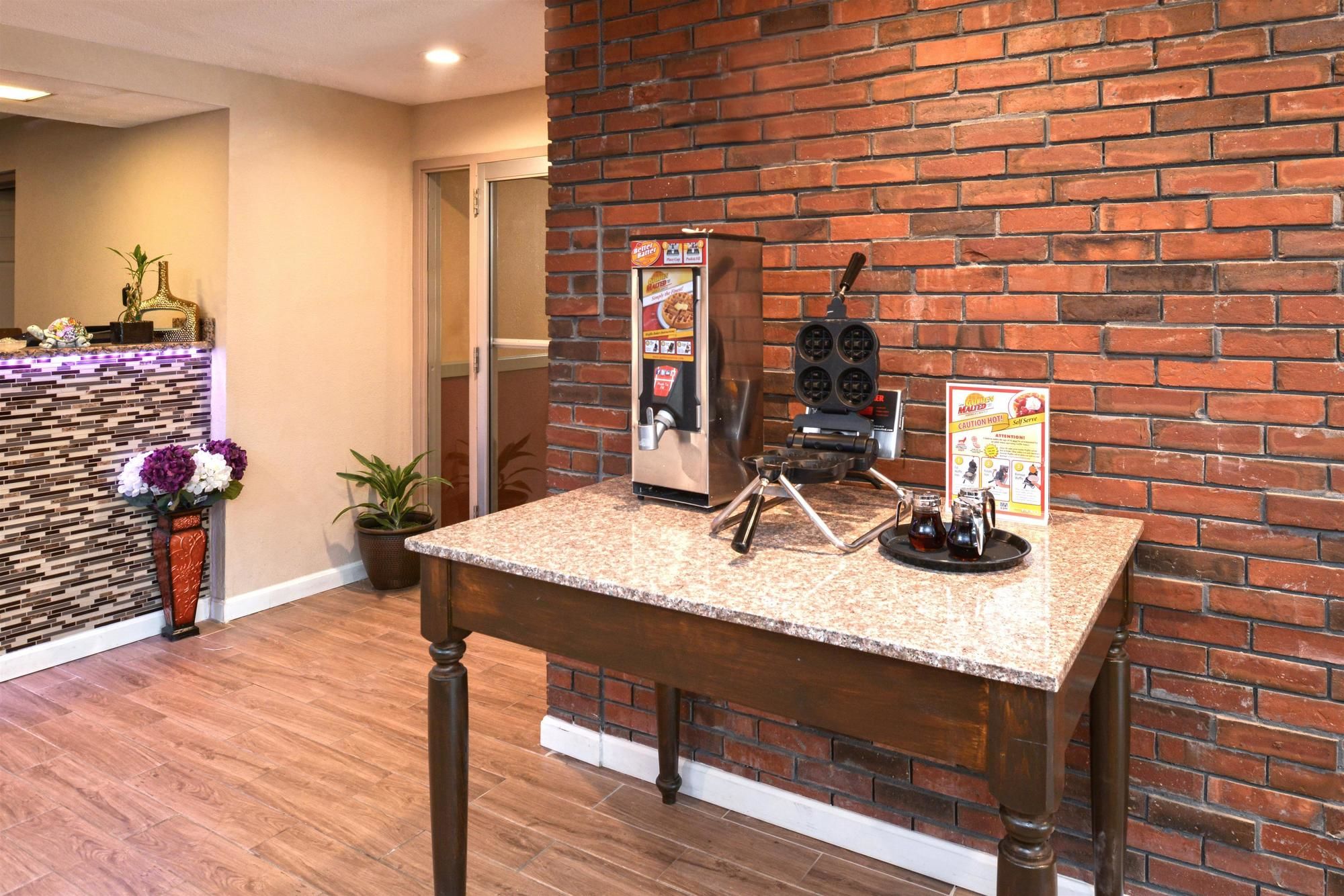 Americas Best Value Inn Putnam