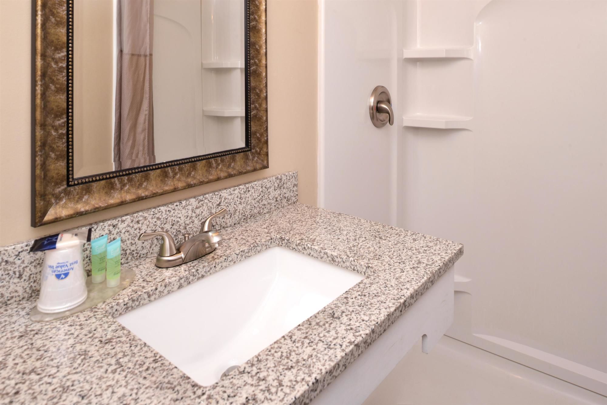 Americas Best Value Inn Putnam