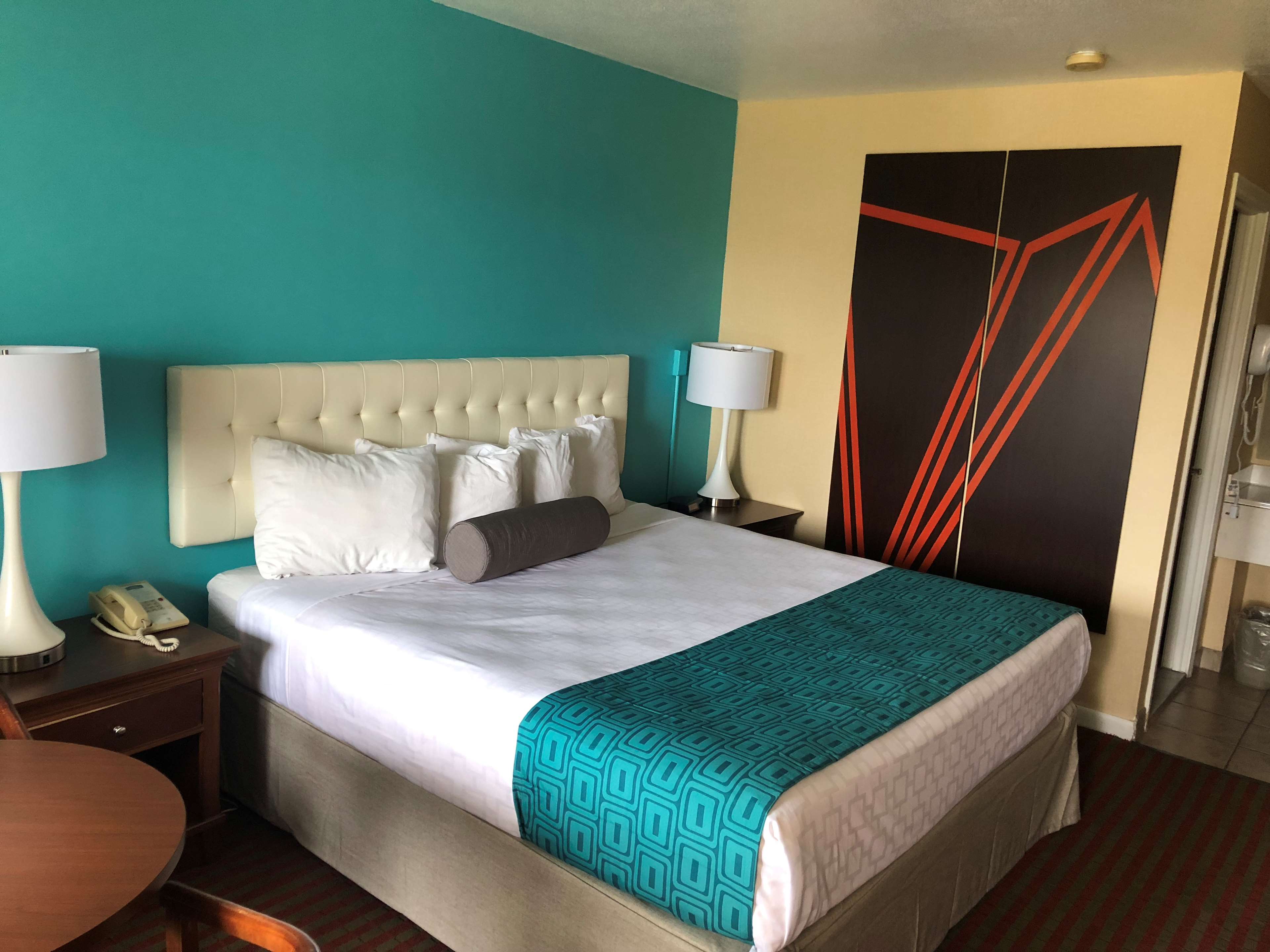 Howard Johnson by Wyndham Hartford South – Rocky Hill