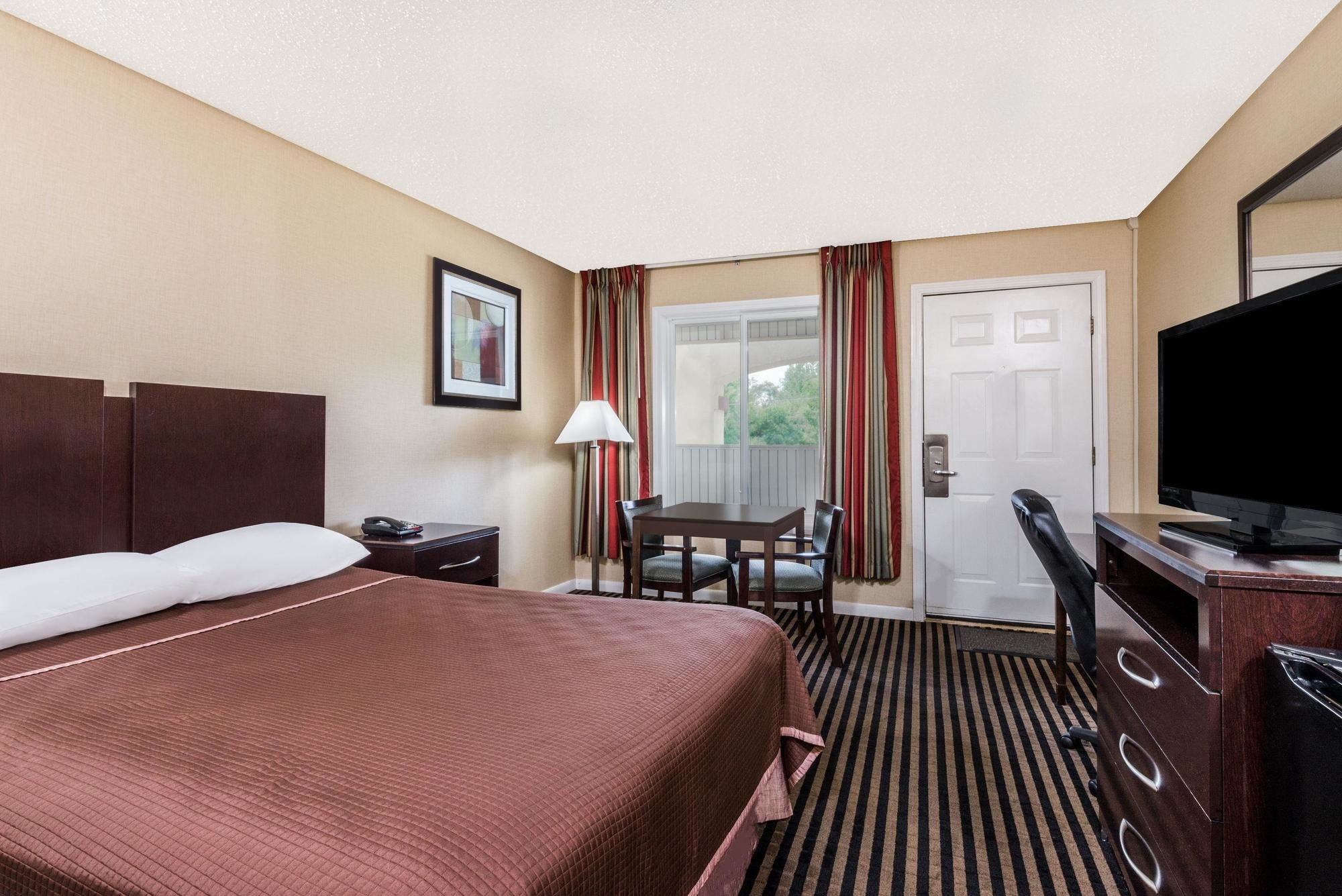 Howard Johnson by Wyndham Hartford South – Rocky Hill