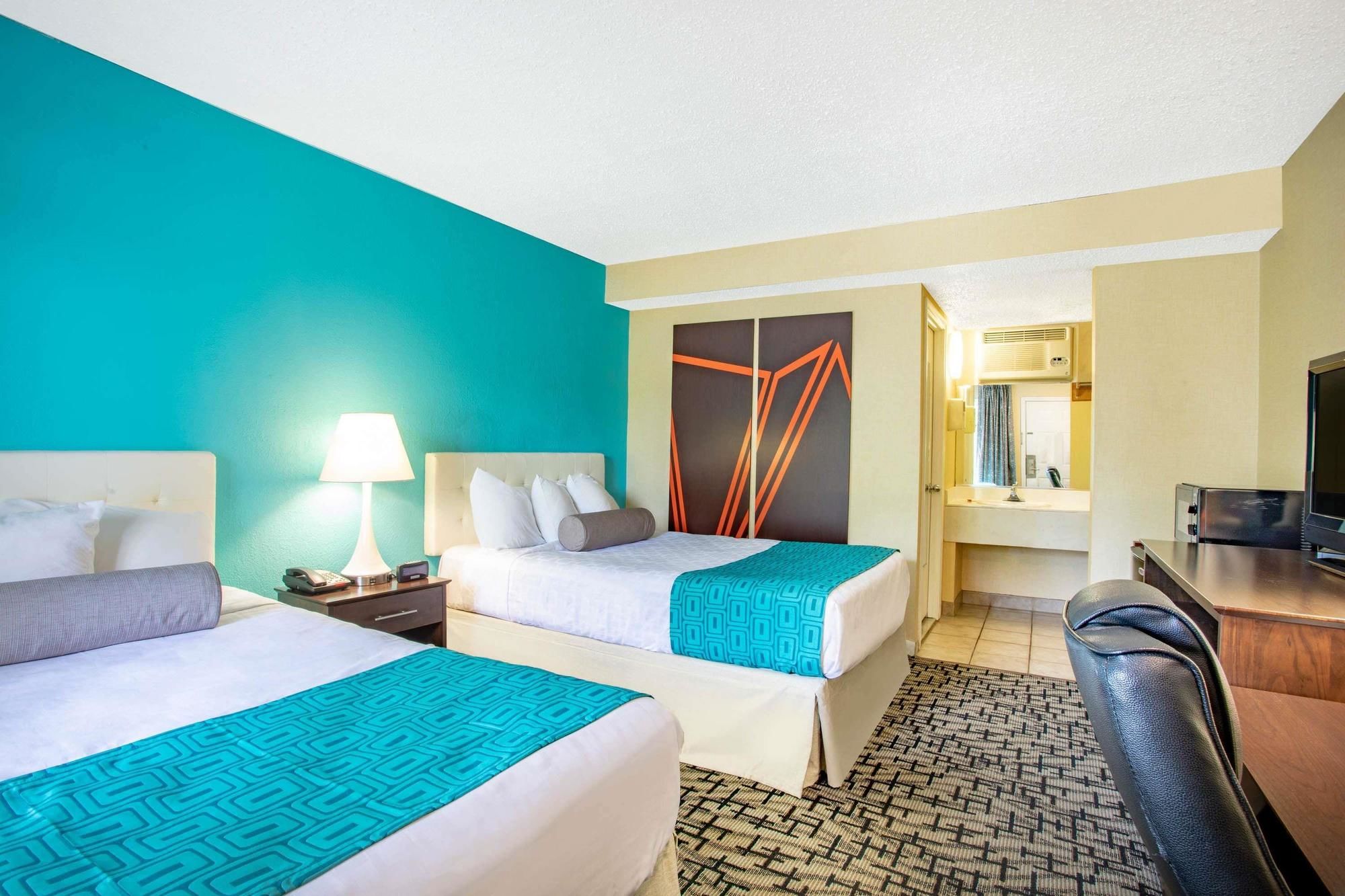 Howard Johnson by Wyndham Hartford South – Rocky Hill