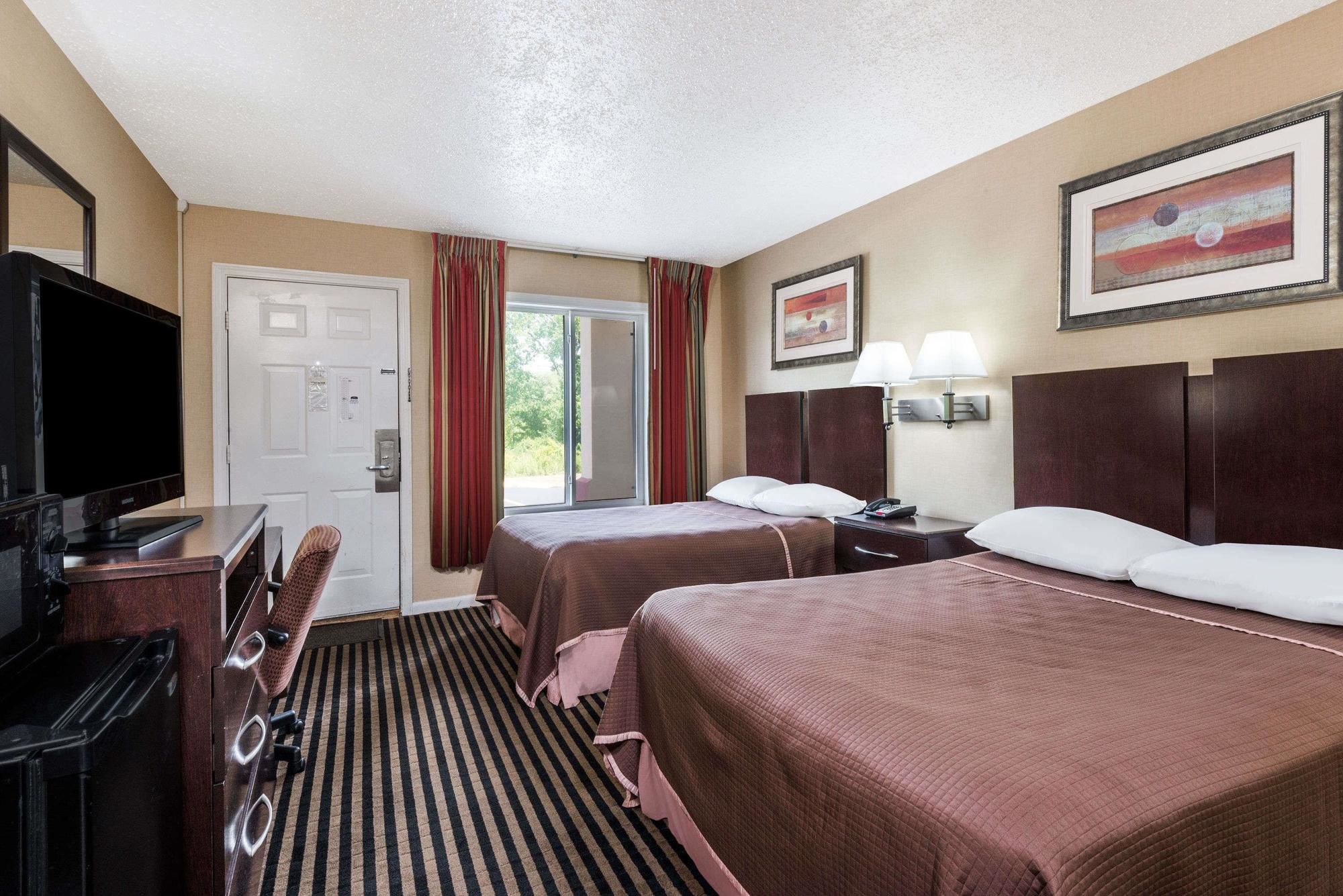 Howard Johnson by Wyndham Hartford South – Rocky Hill