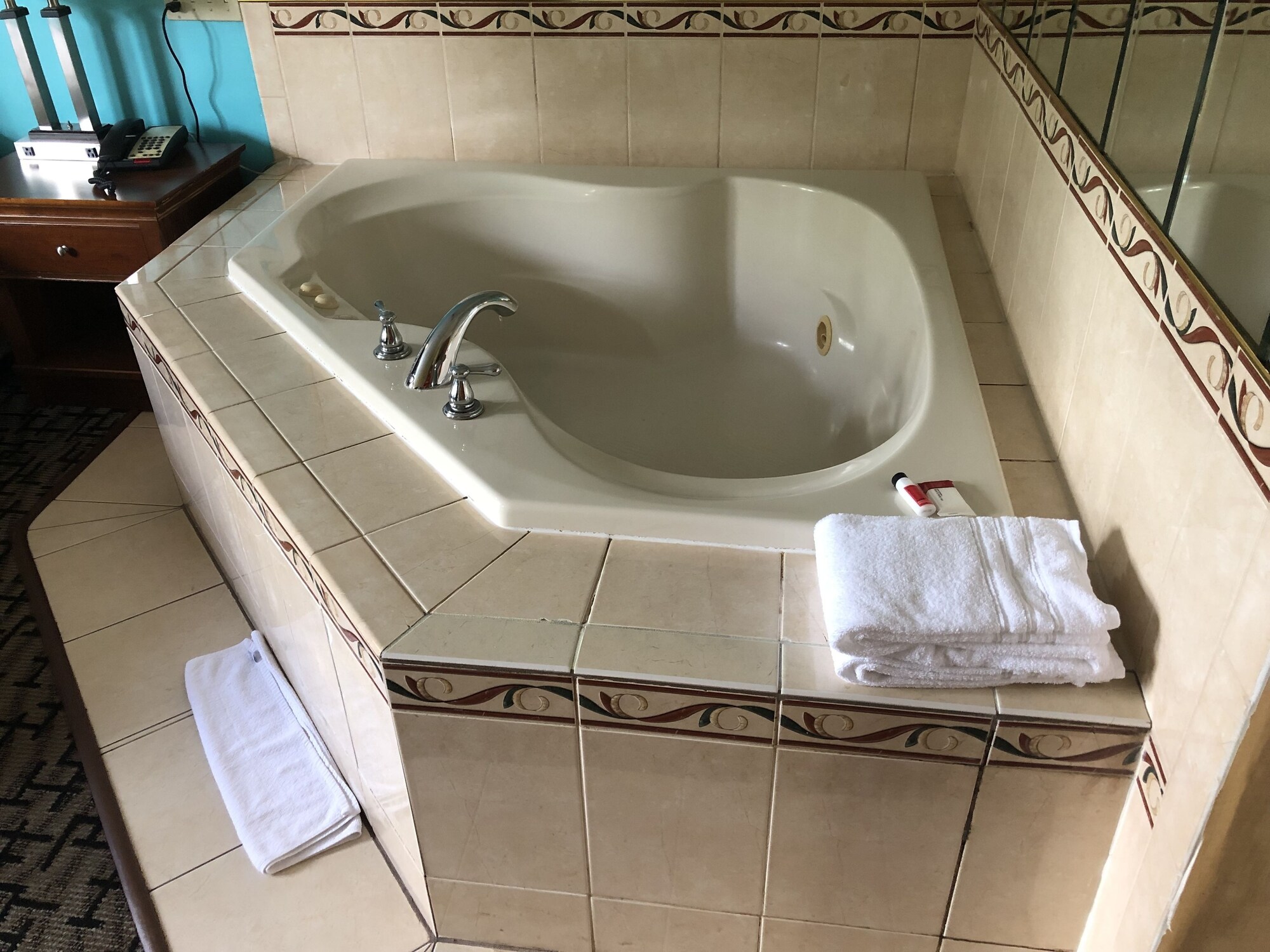 Howard Johnson by Wyndham Hartford South – Rocky Hill