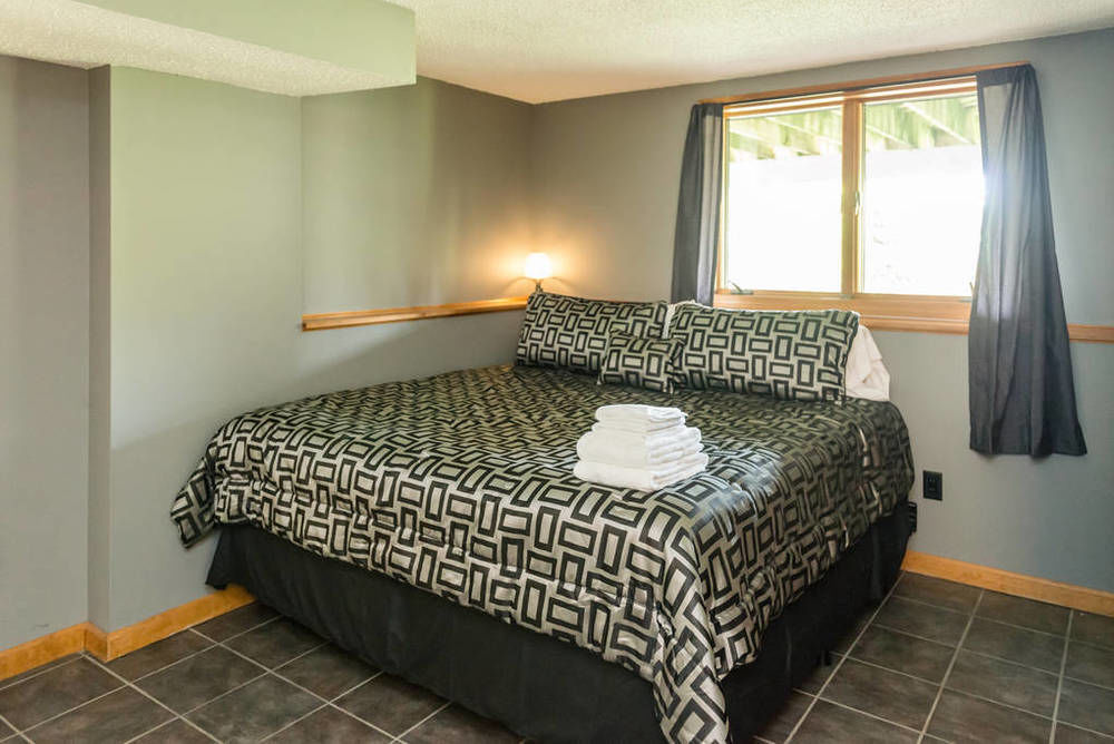Roxbury Suites