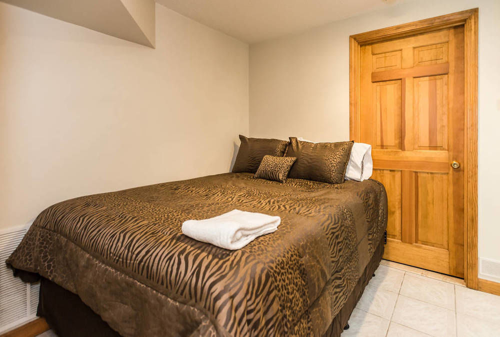 Roxbury Suites