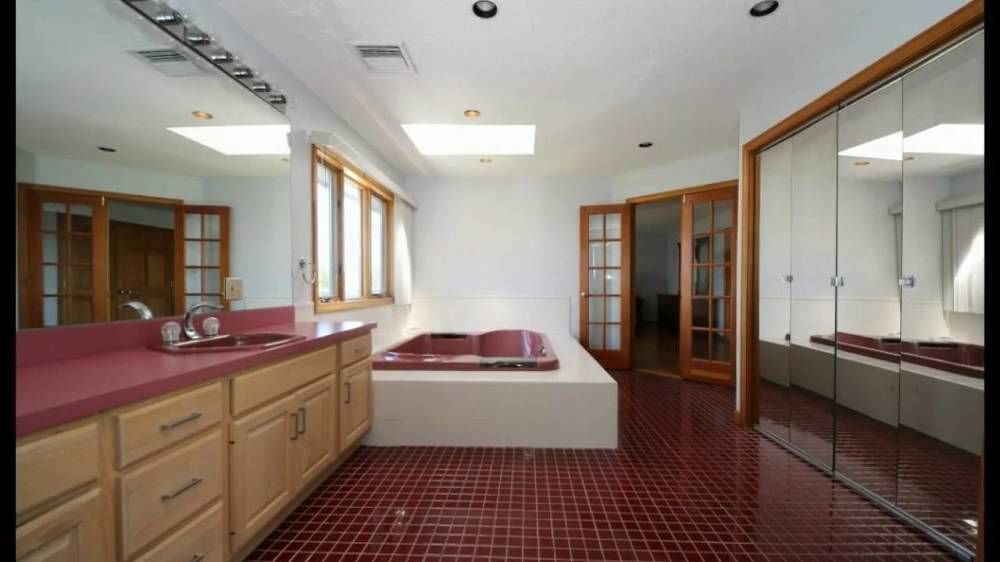 Roxbury Suites