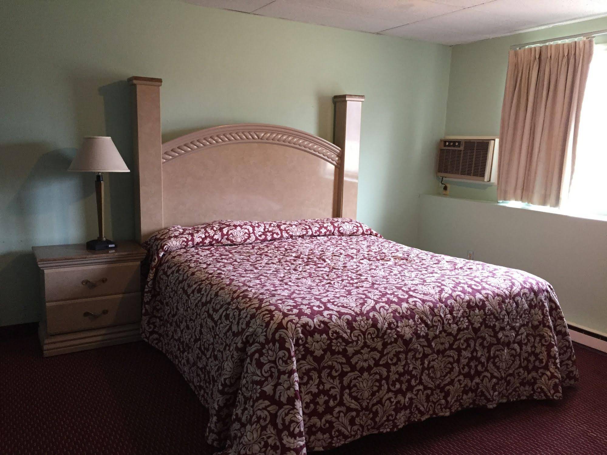Iron Horse Inn