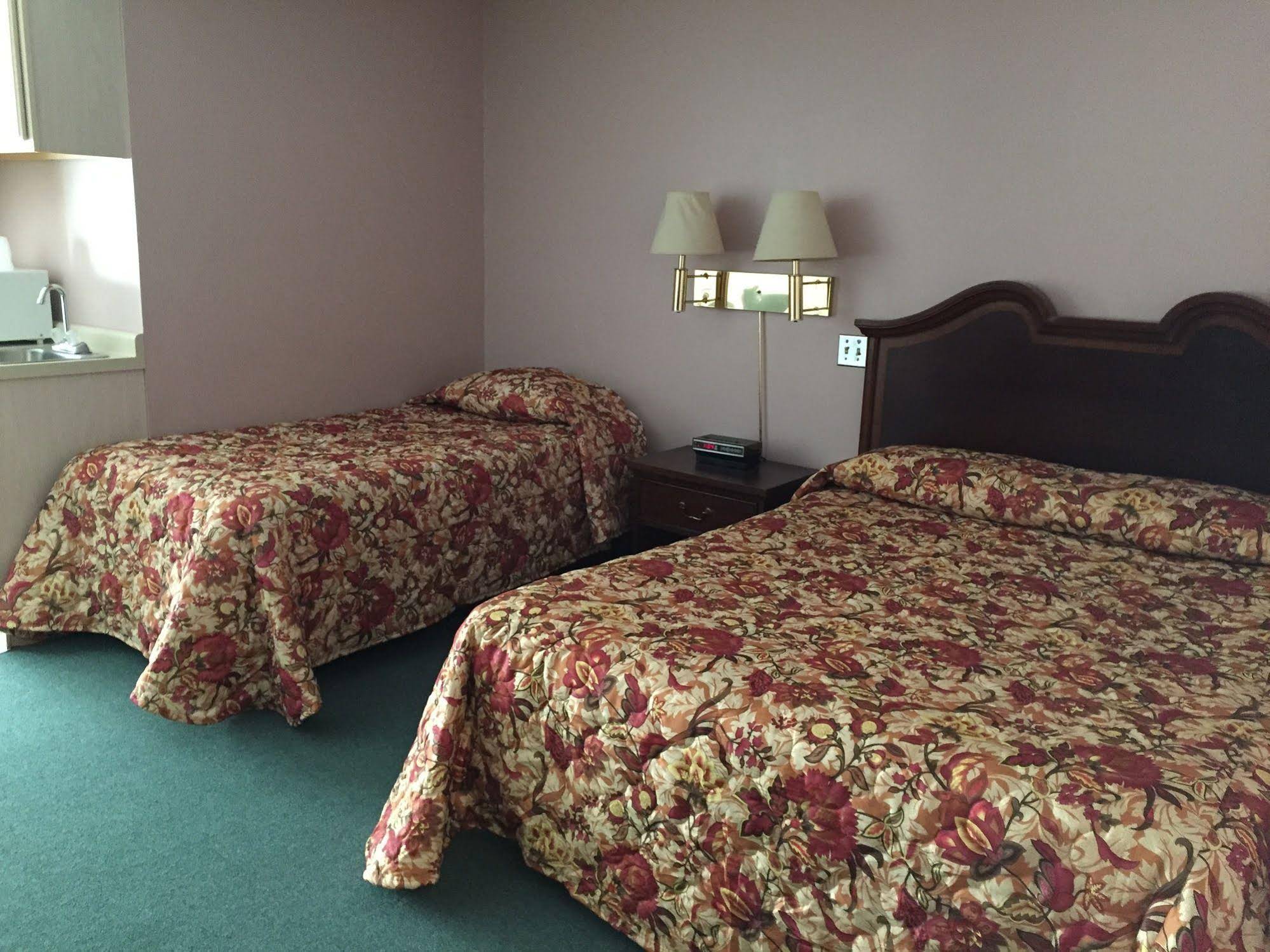Iron Horse Inn