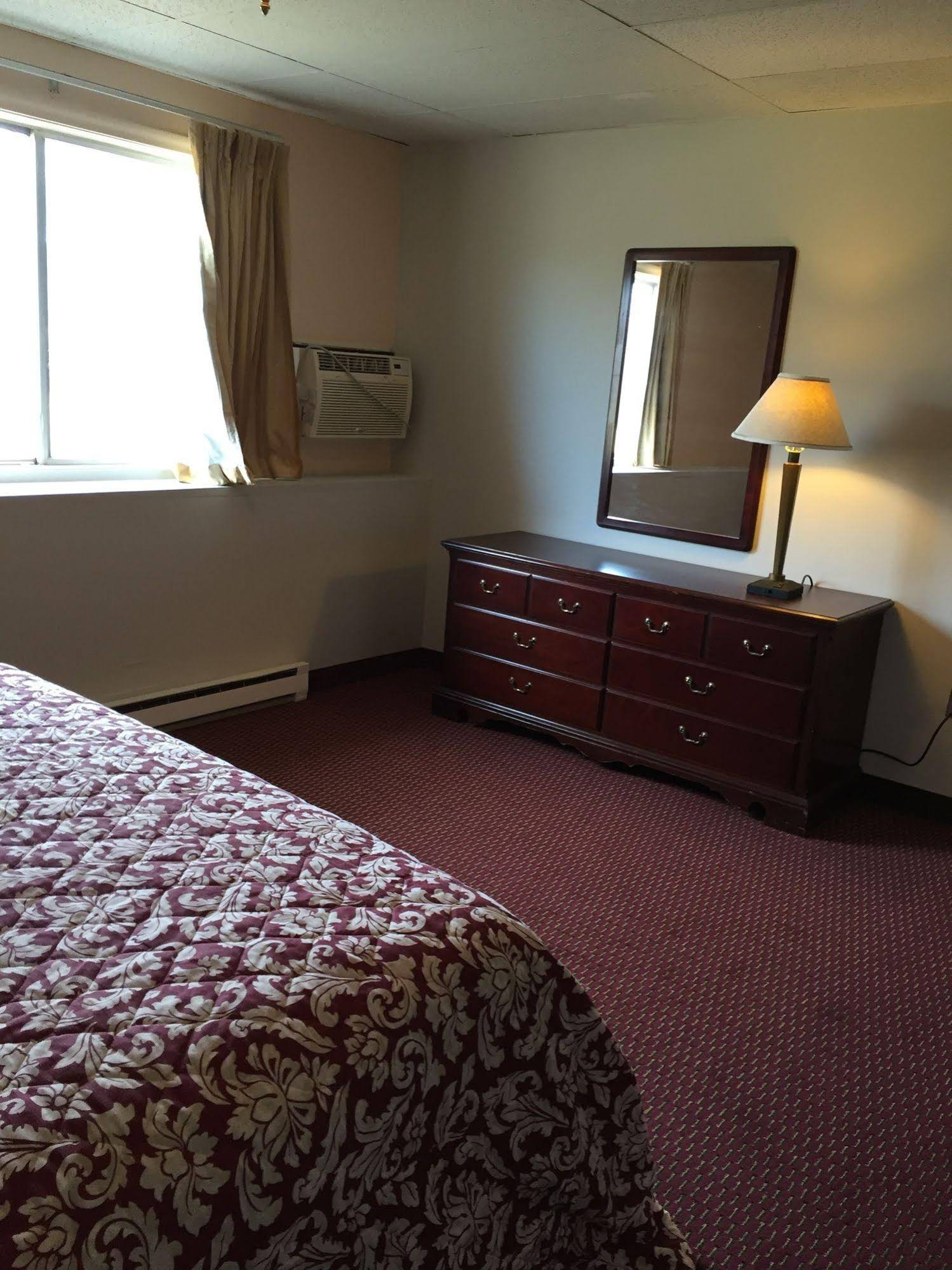 Iron Horse Inn