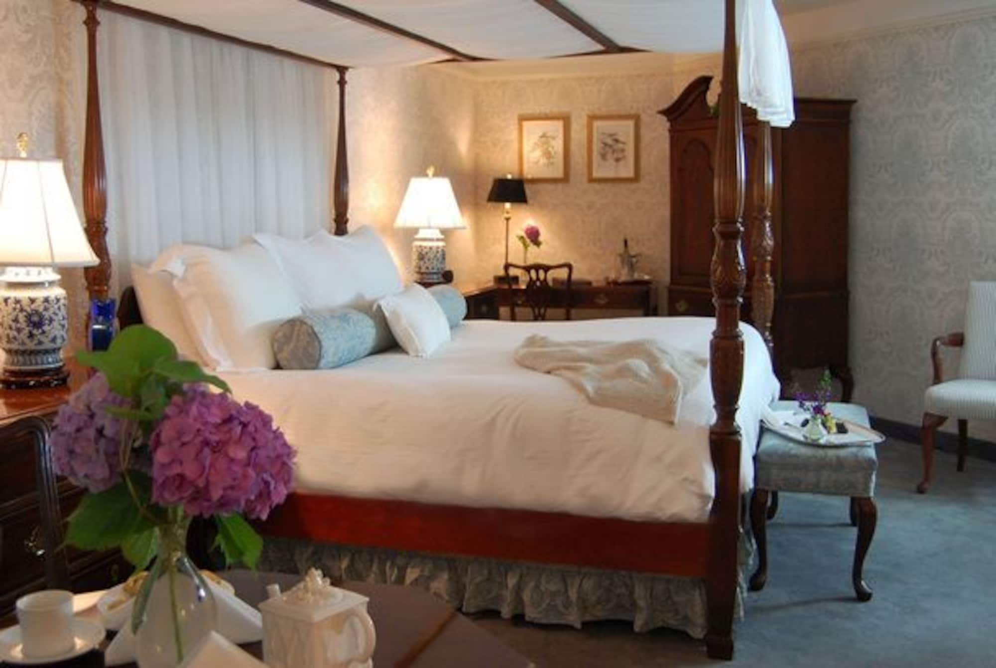 Simsbury Inn