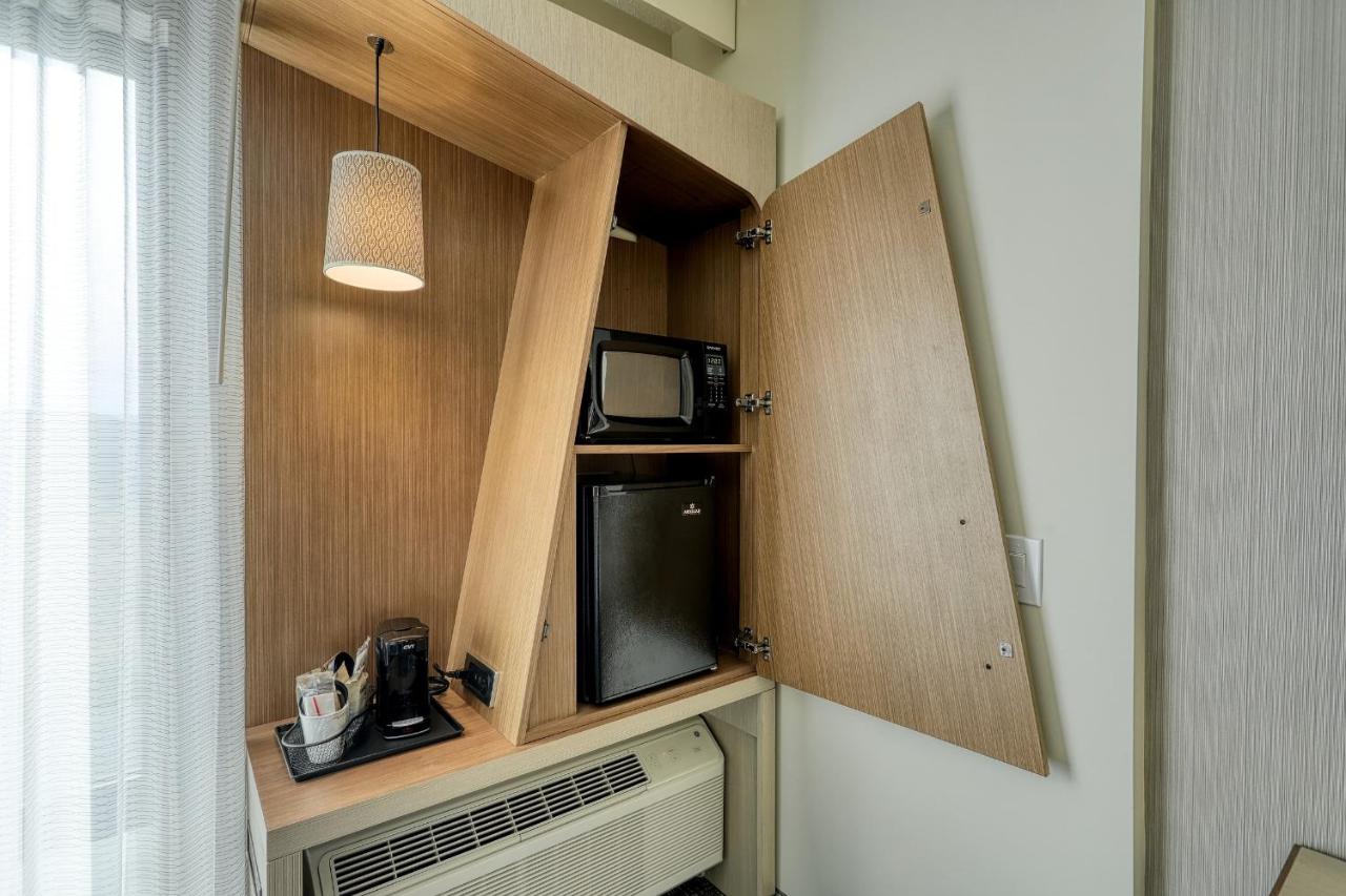 Courtyard Southington