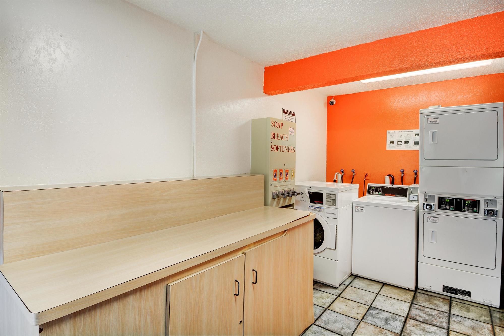 Motel 6 Hartford Southington