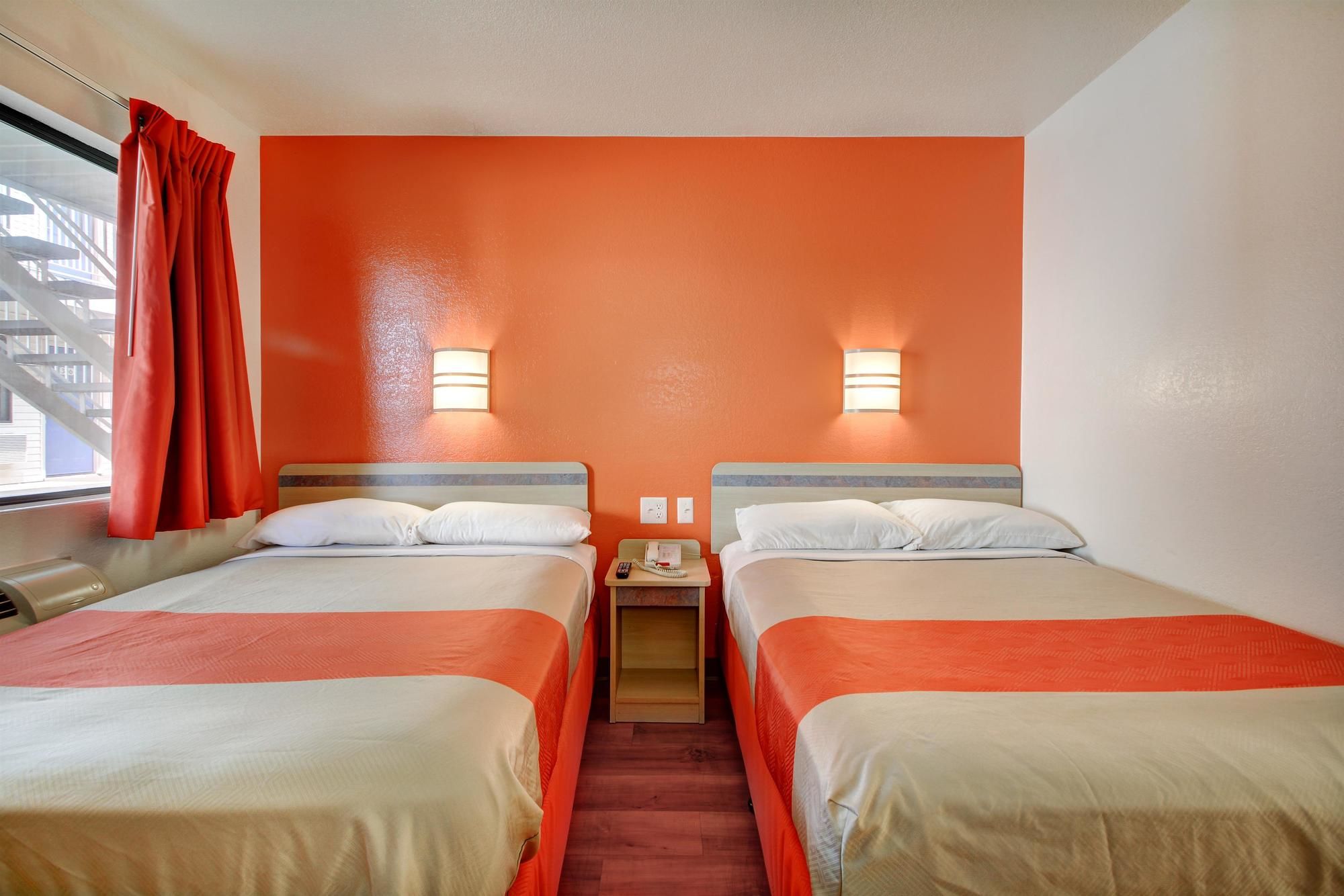 Motel 6 Hartford Southington