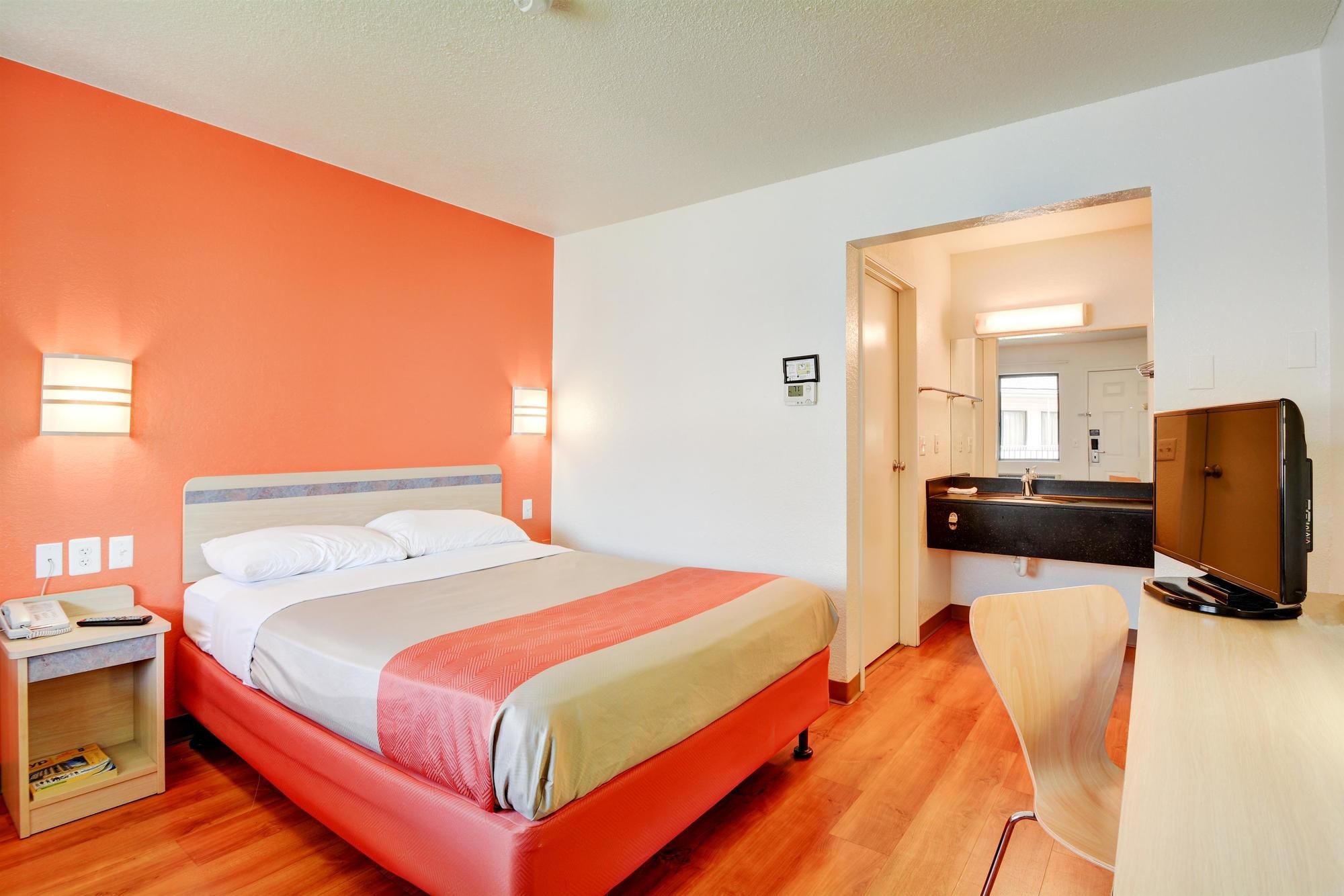 Motel 6 Hartford Southington