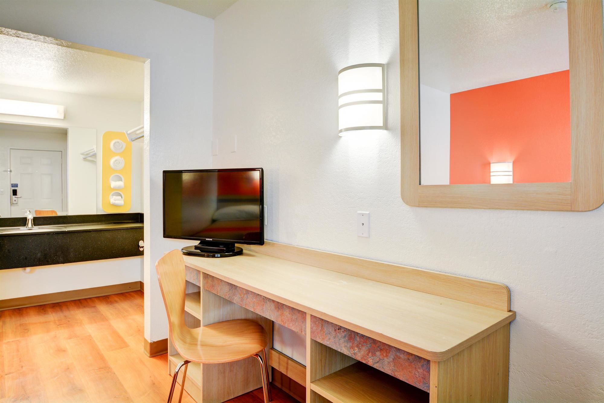 Motel 6 Hartford Southington
