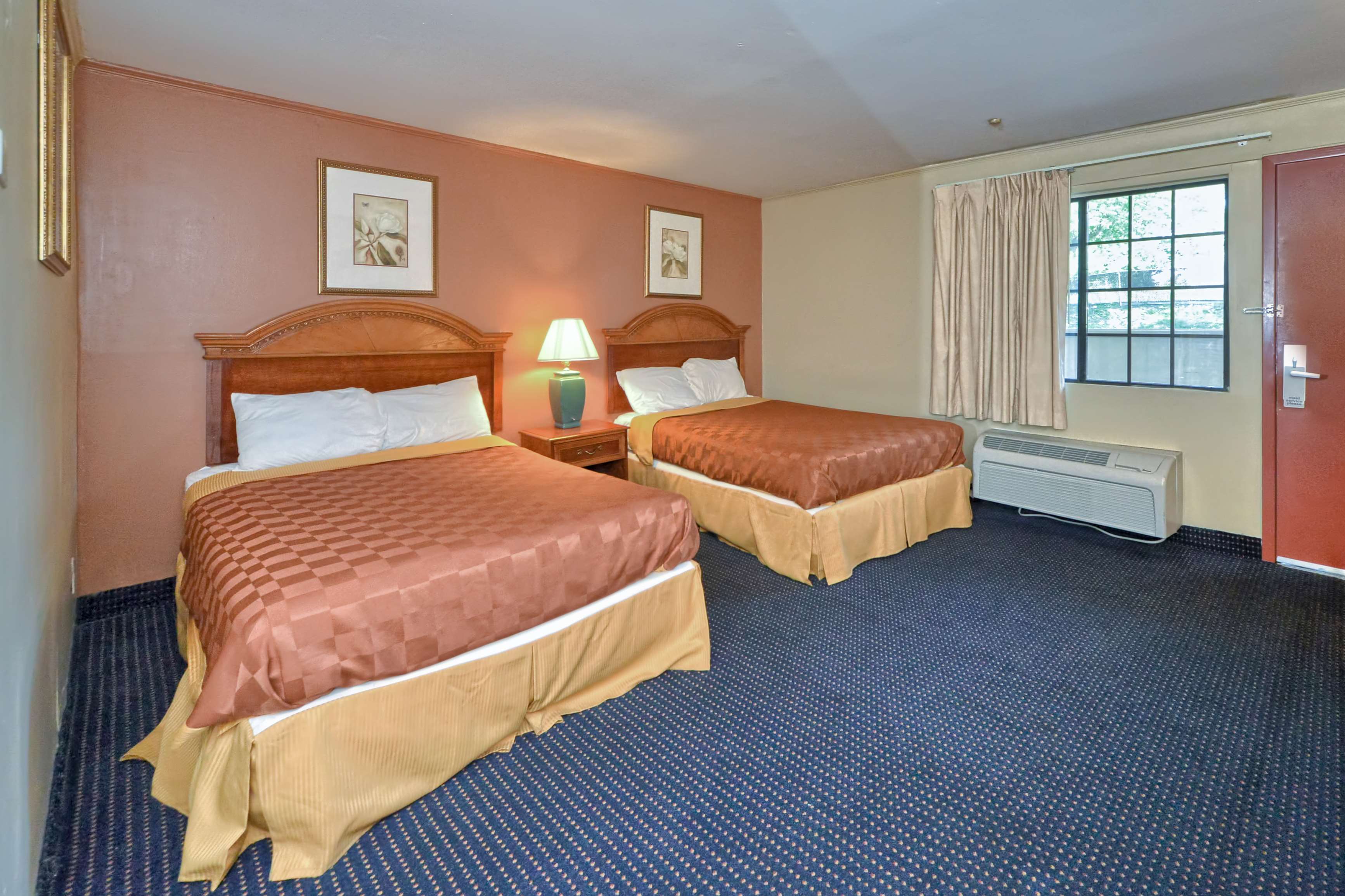 Red Carpet Inn Stamford