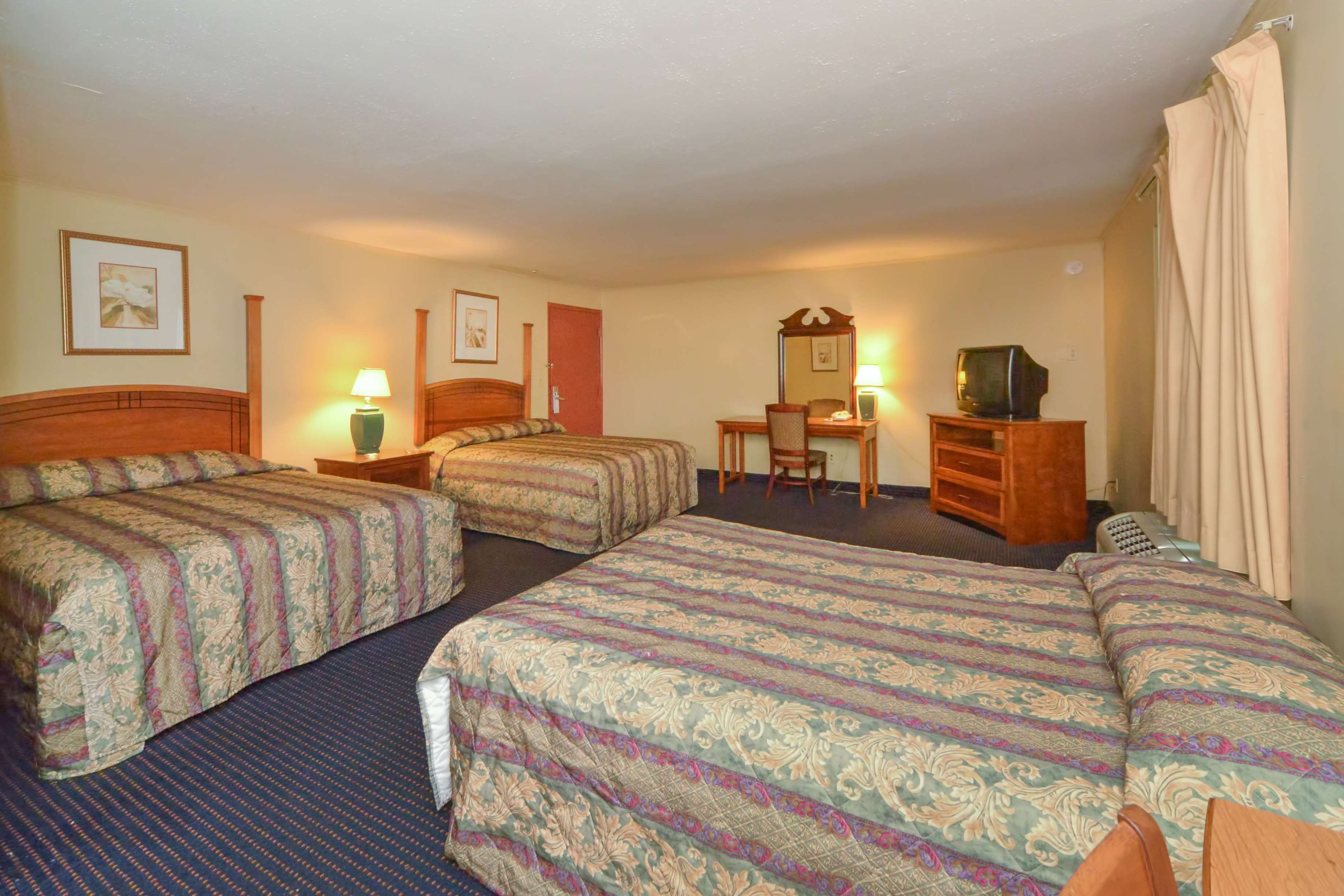 Red Carpet Inn Stamford