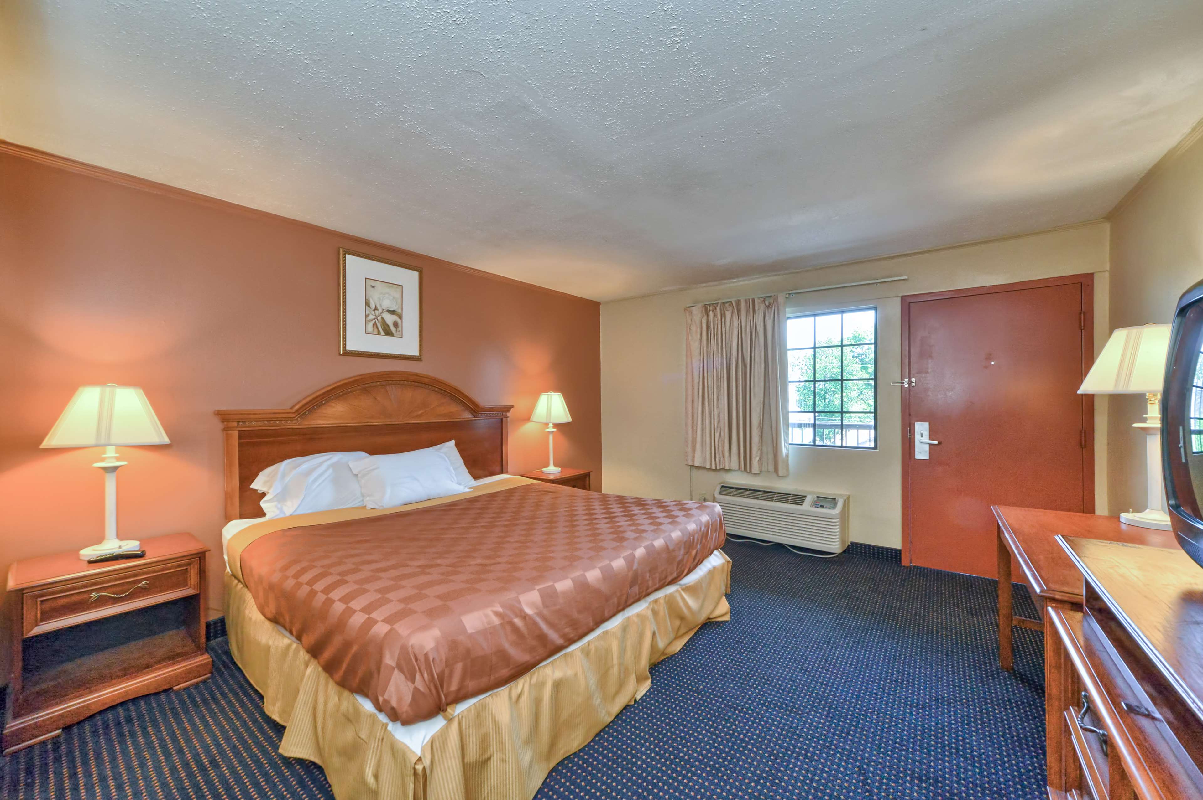 Red Carpet Inn Stamford